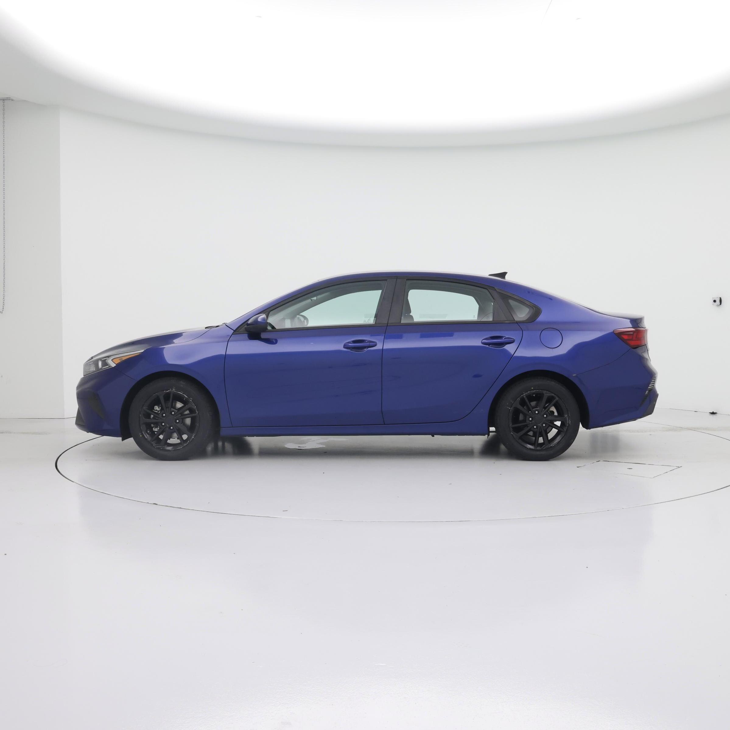 Thumbnail: 2022 Kia Forte - 3