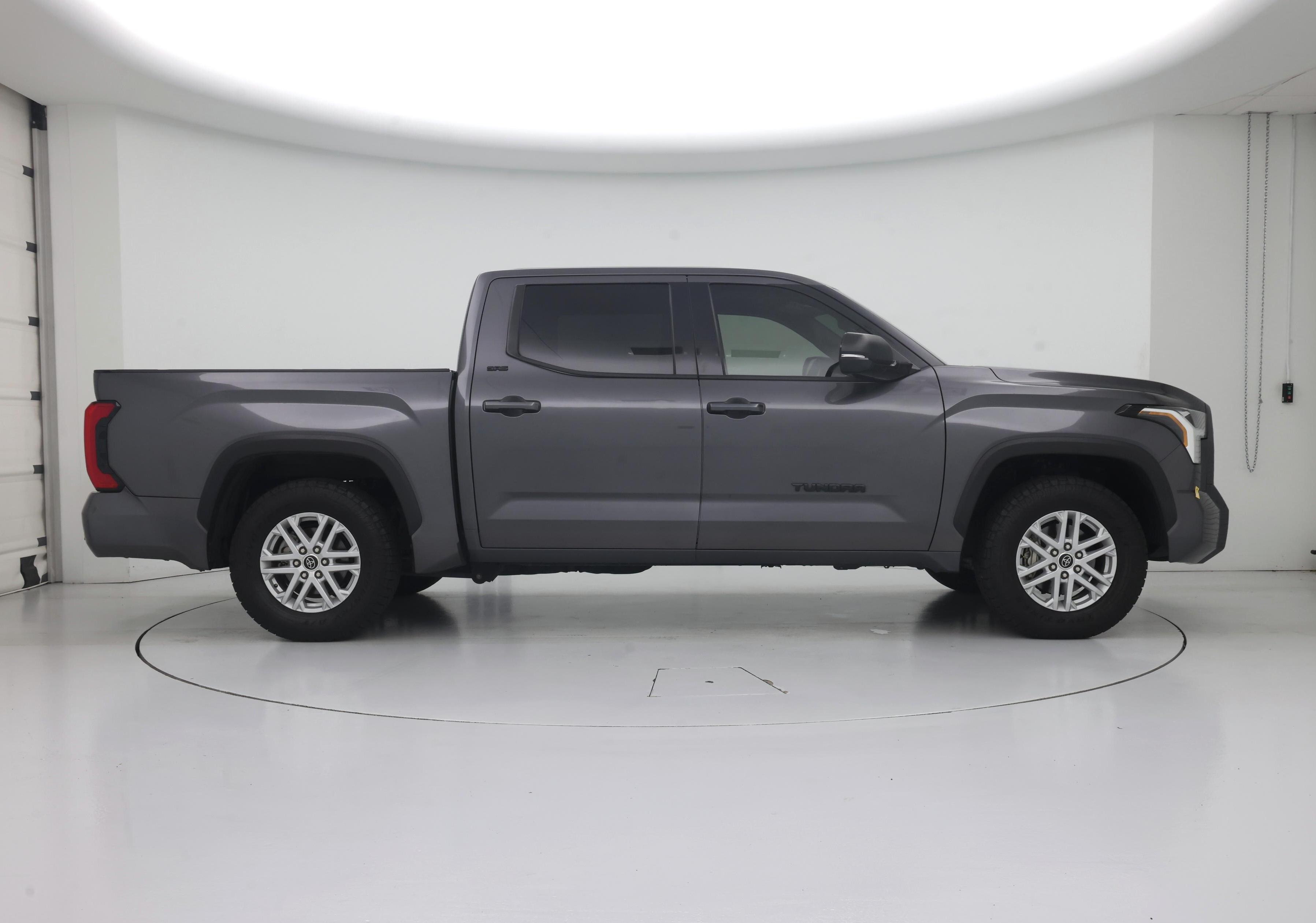 Thumbnail: 2022 Toyota Tundra - 7