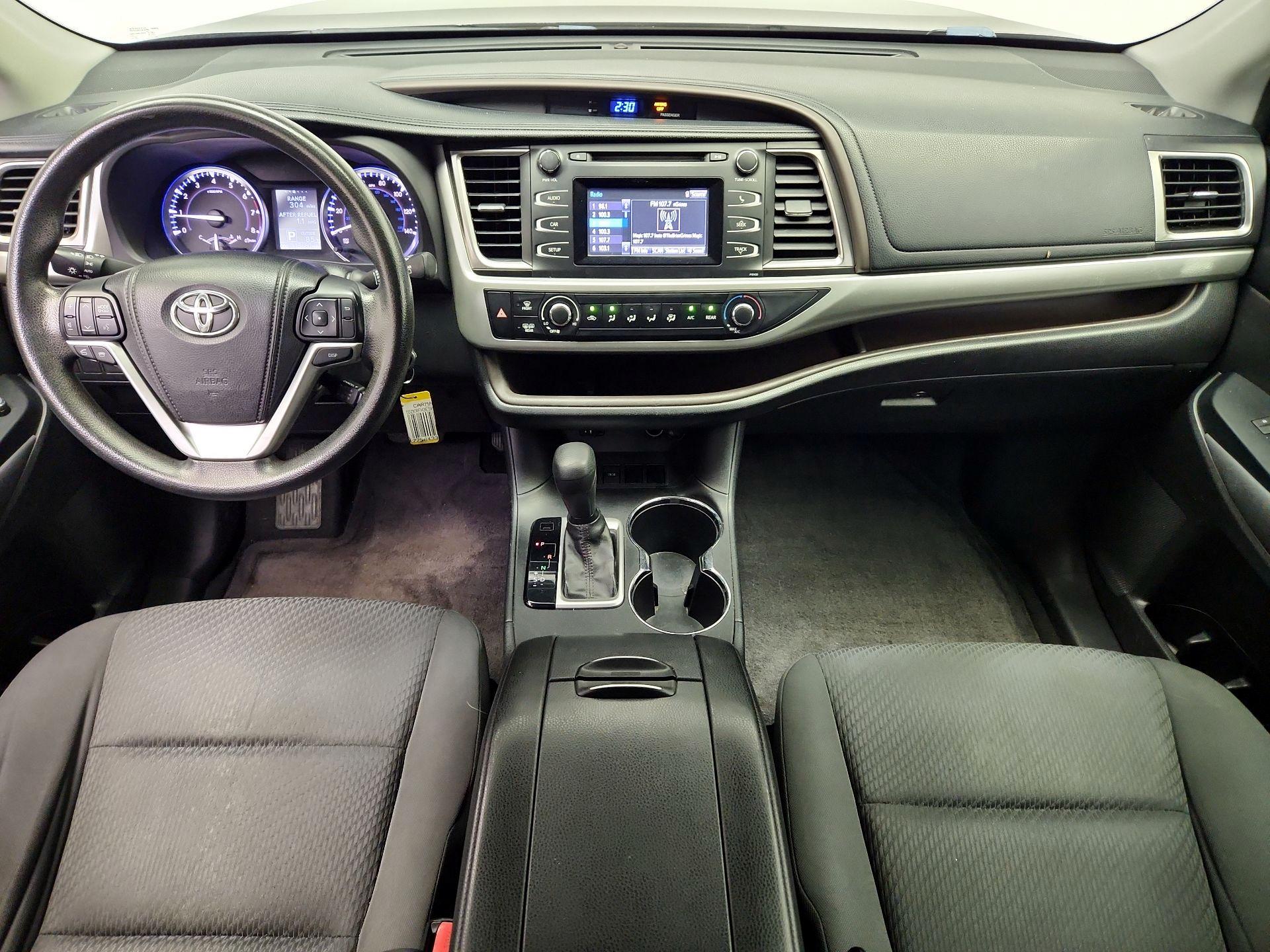 Thumbnail: 2014 Toyota Highlander - 9