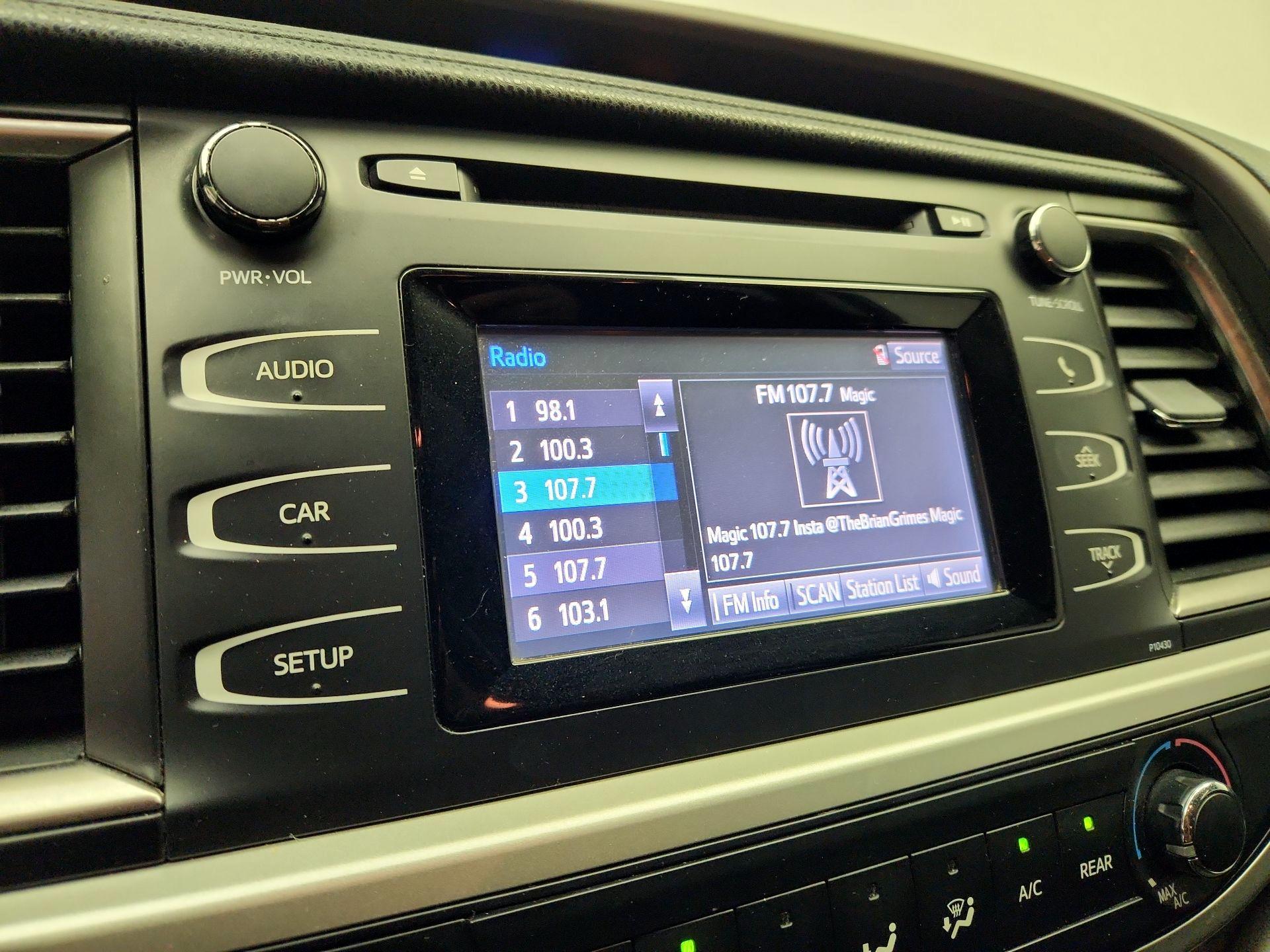 Thumbnail: 2014 Toyota Highlander - 15