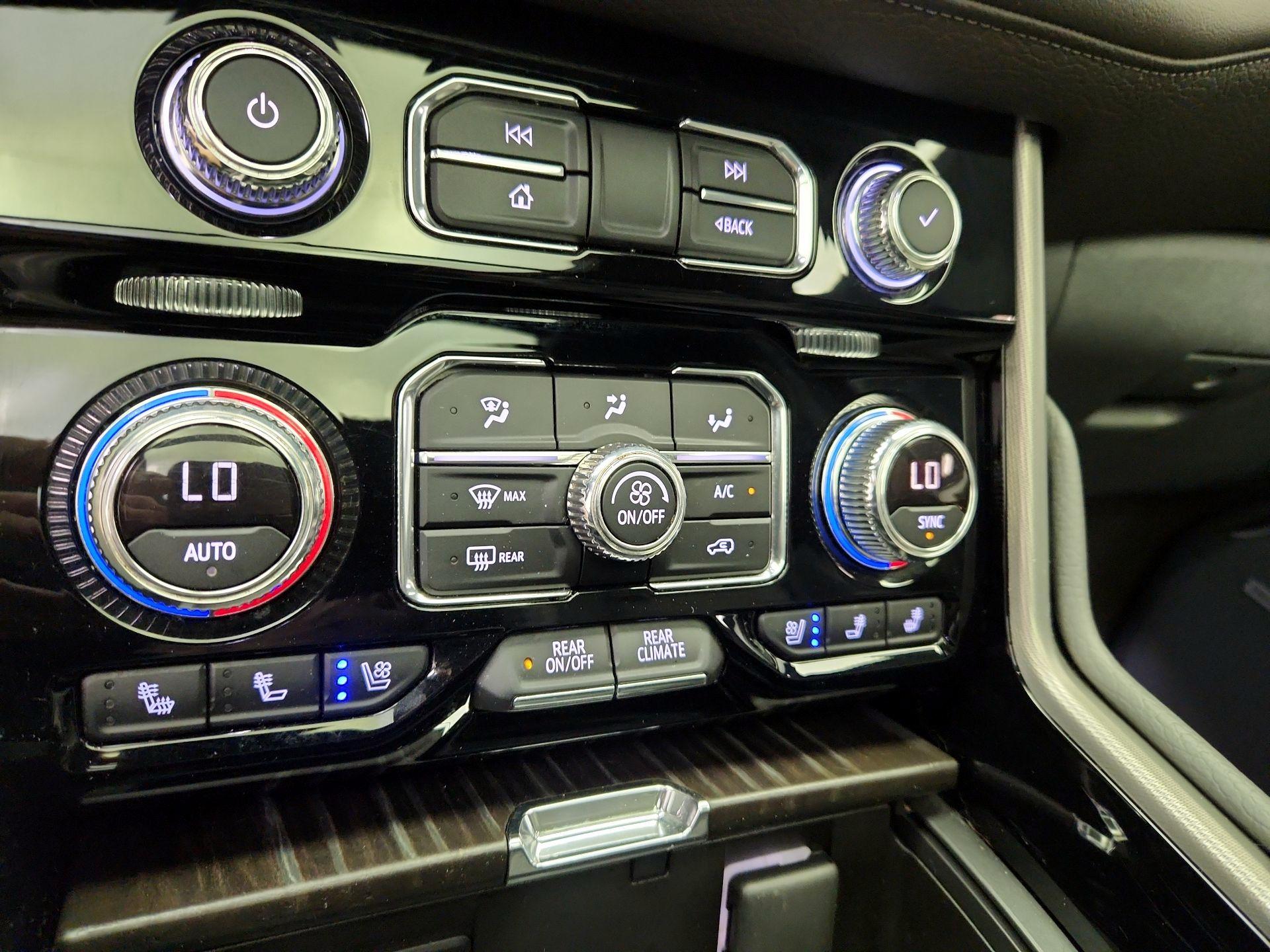 Thumbnail: 2021 GMC Yukon XL - 17
