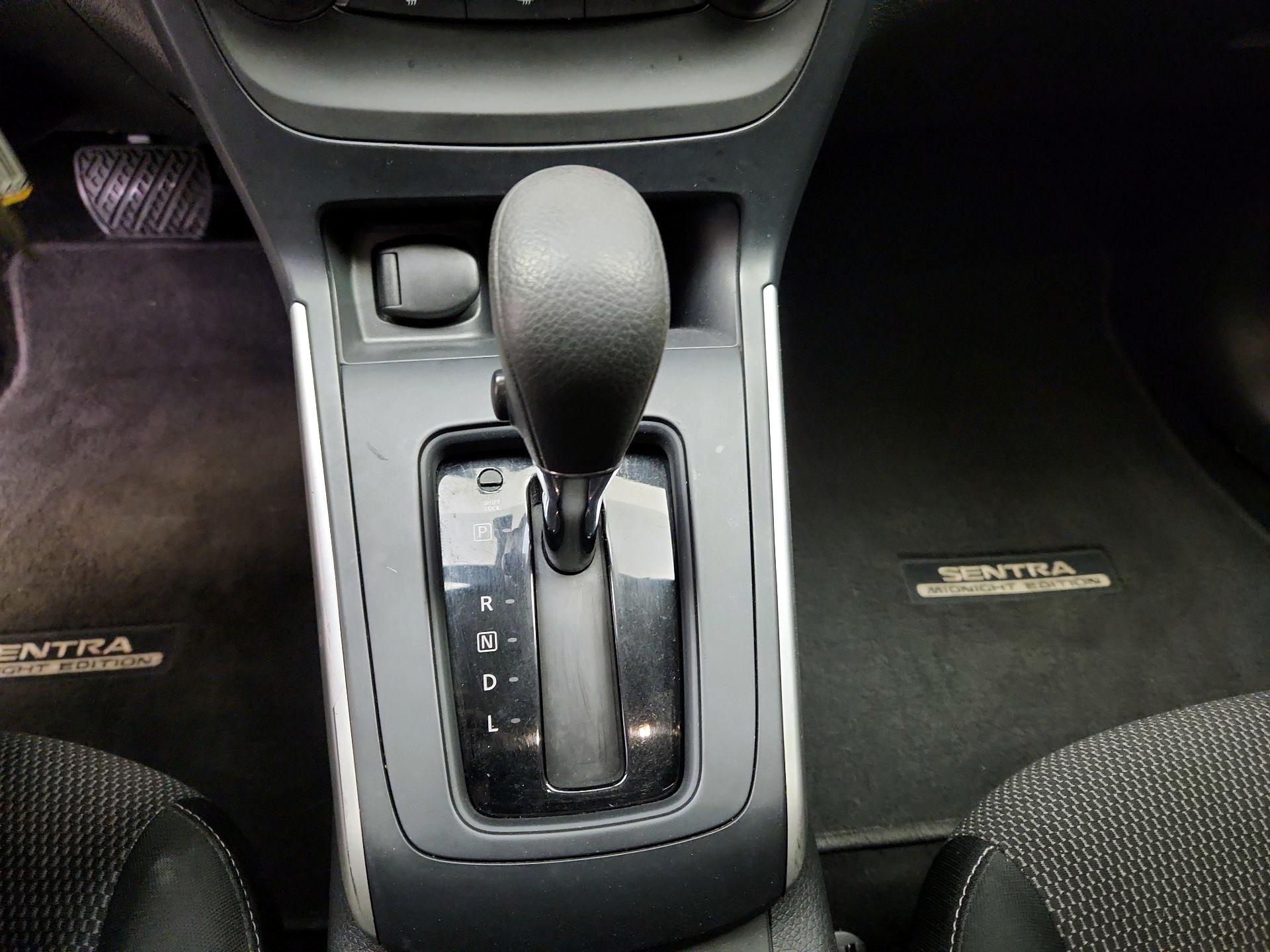 Thumbnail: 2018 Nissan Sentra - 17