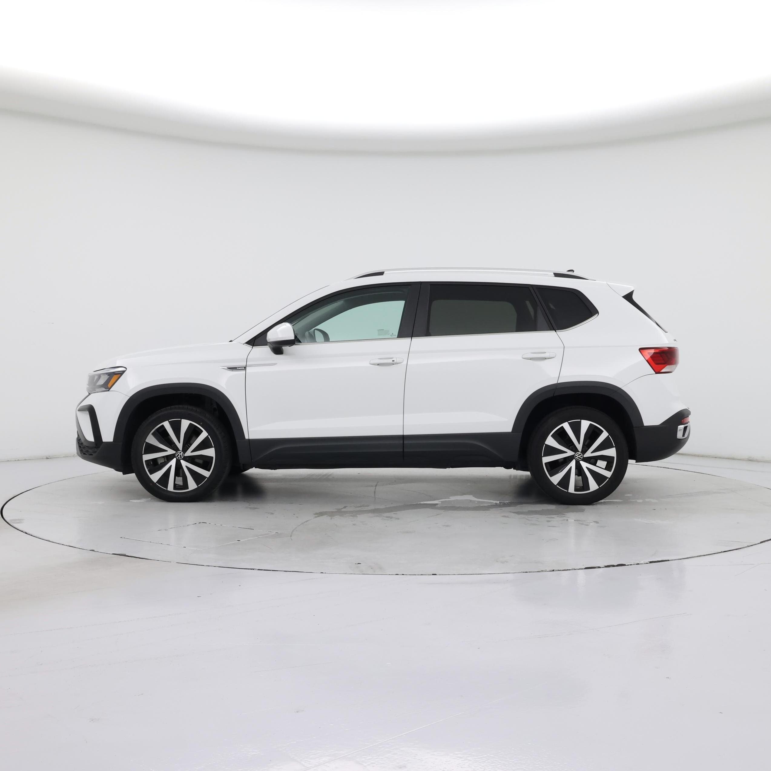 Thumbnail: 2022 Volkswagen Taos - 3