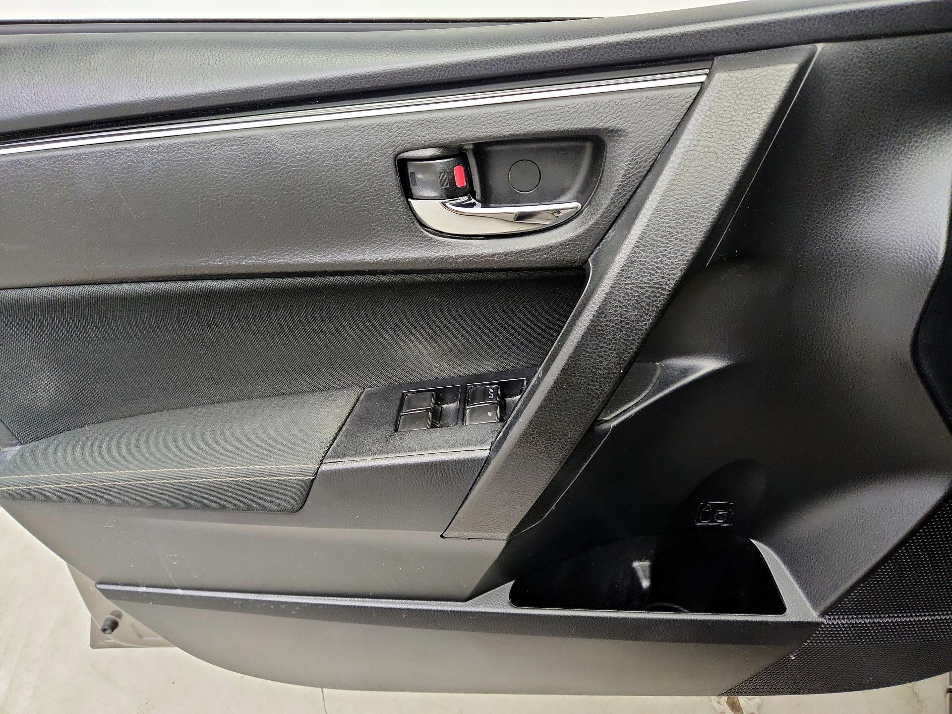 Thumbnail: 2018 Toyota Corolla - 12
