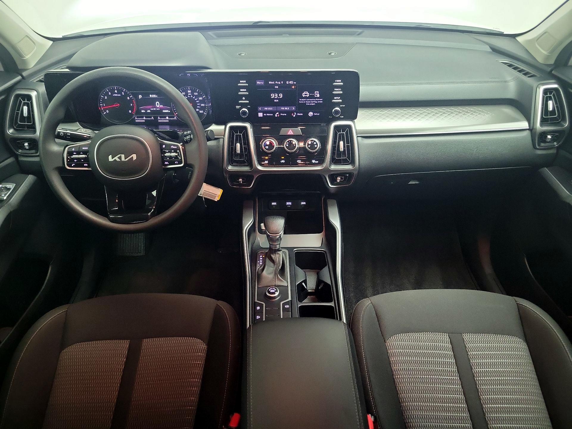 Thumbnail: 2023 Kia Sorento - 9