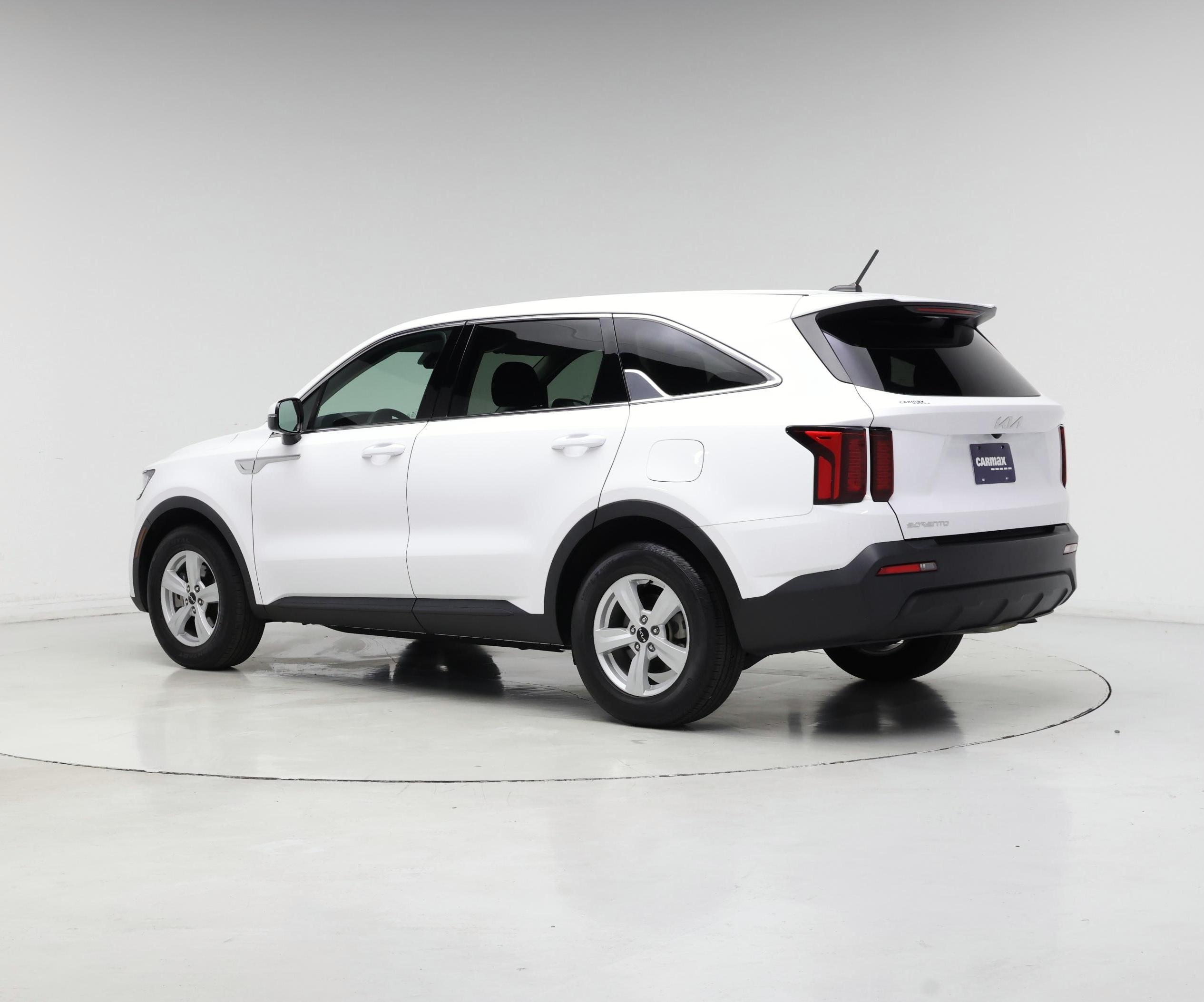 Thumbnail: 2023 Kia Sorento - 2