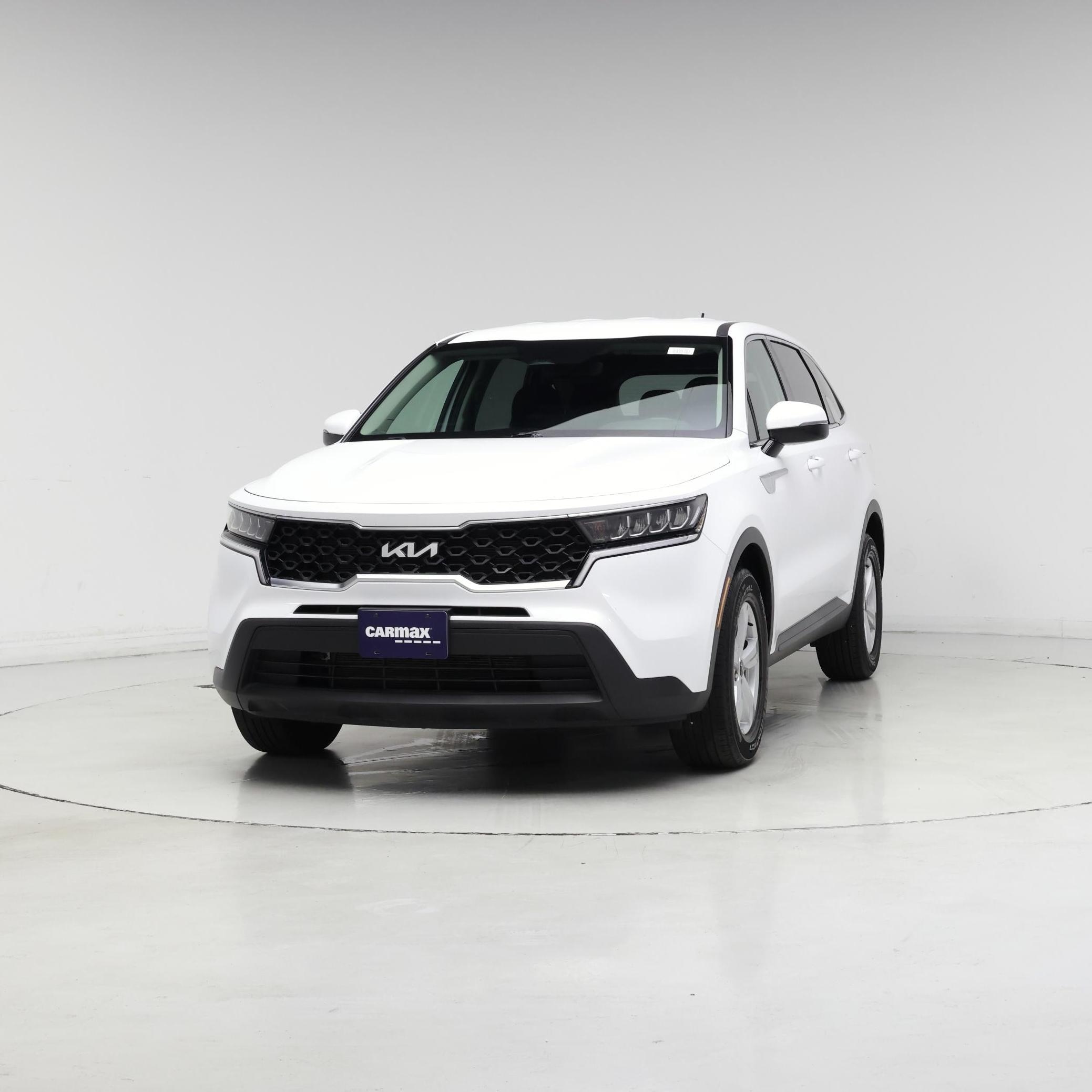 Thumbnail: 2023 Kia Sorento - 4