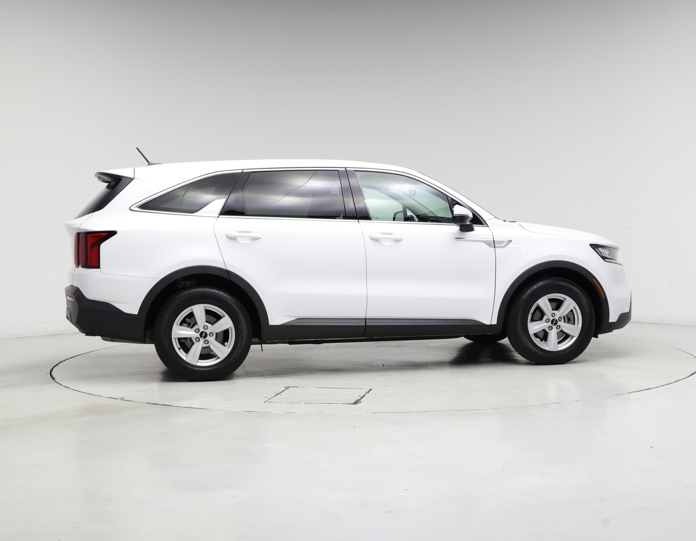 Thumbnail: 2023 Kia Sorento - 7