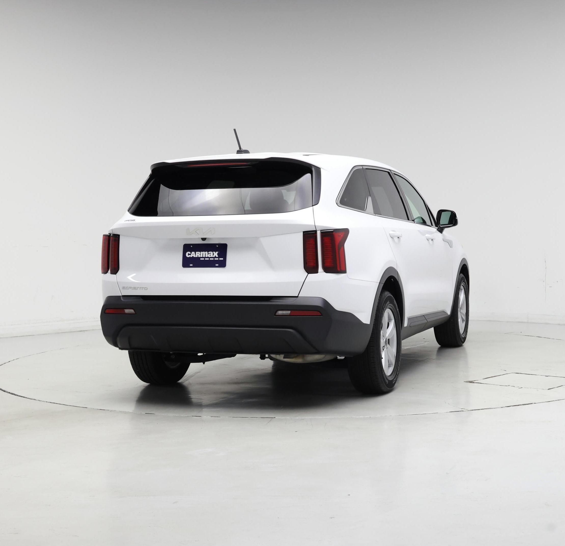 Thumbnail: 2023 Kia Sorento - 8