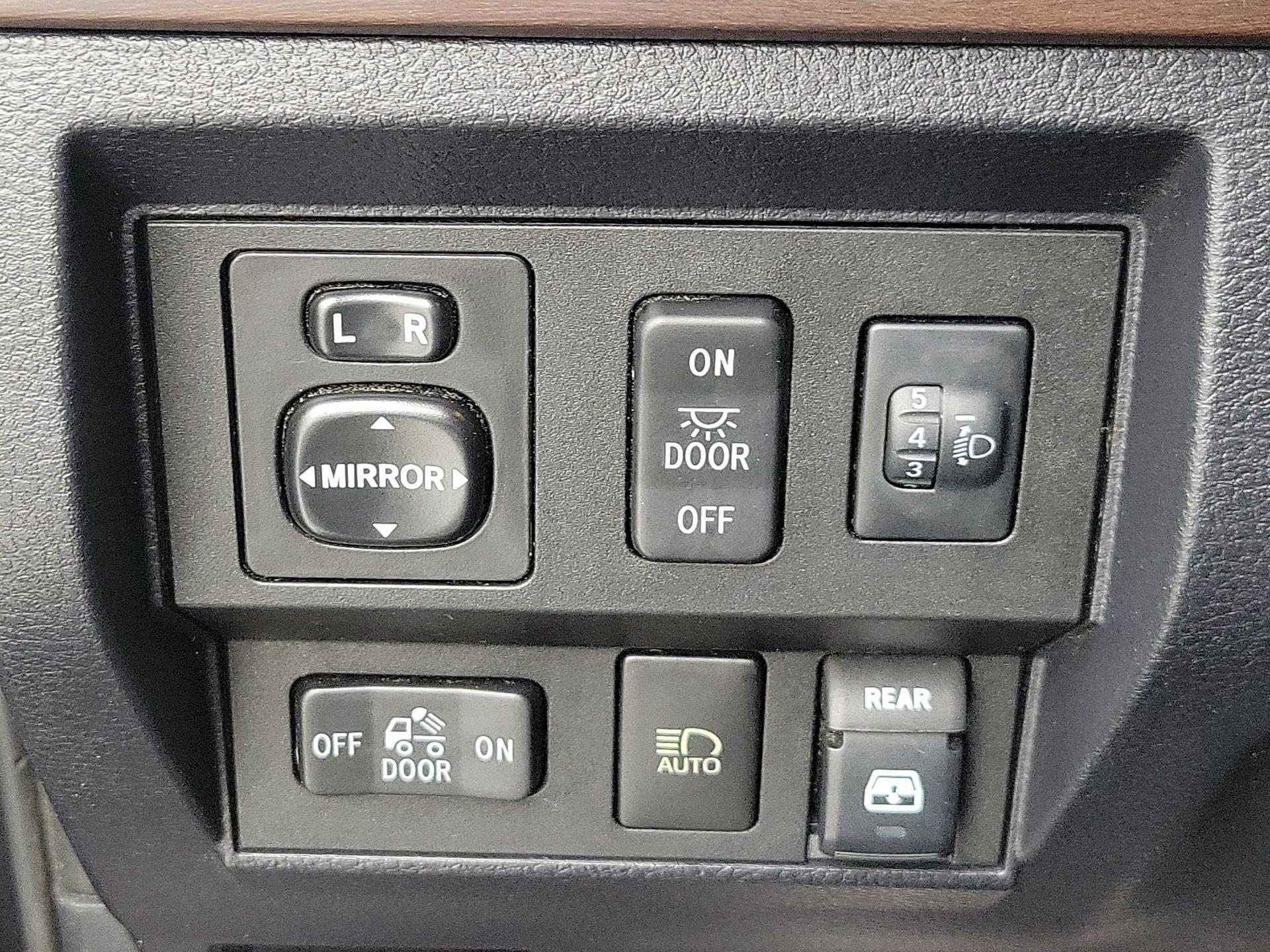 Thumbnail: 2018 Toyota Tundra - 13