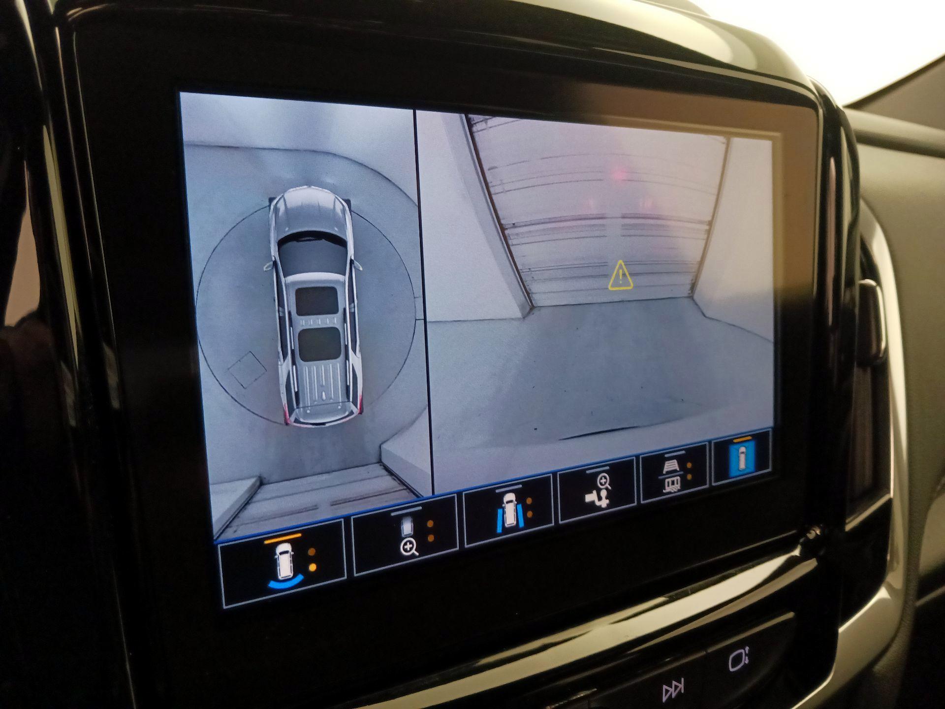 Thumbnail: 2022 Chevrolet Traverse - 14