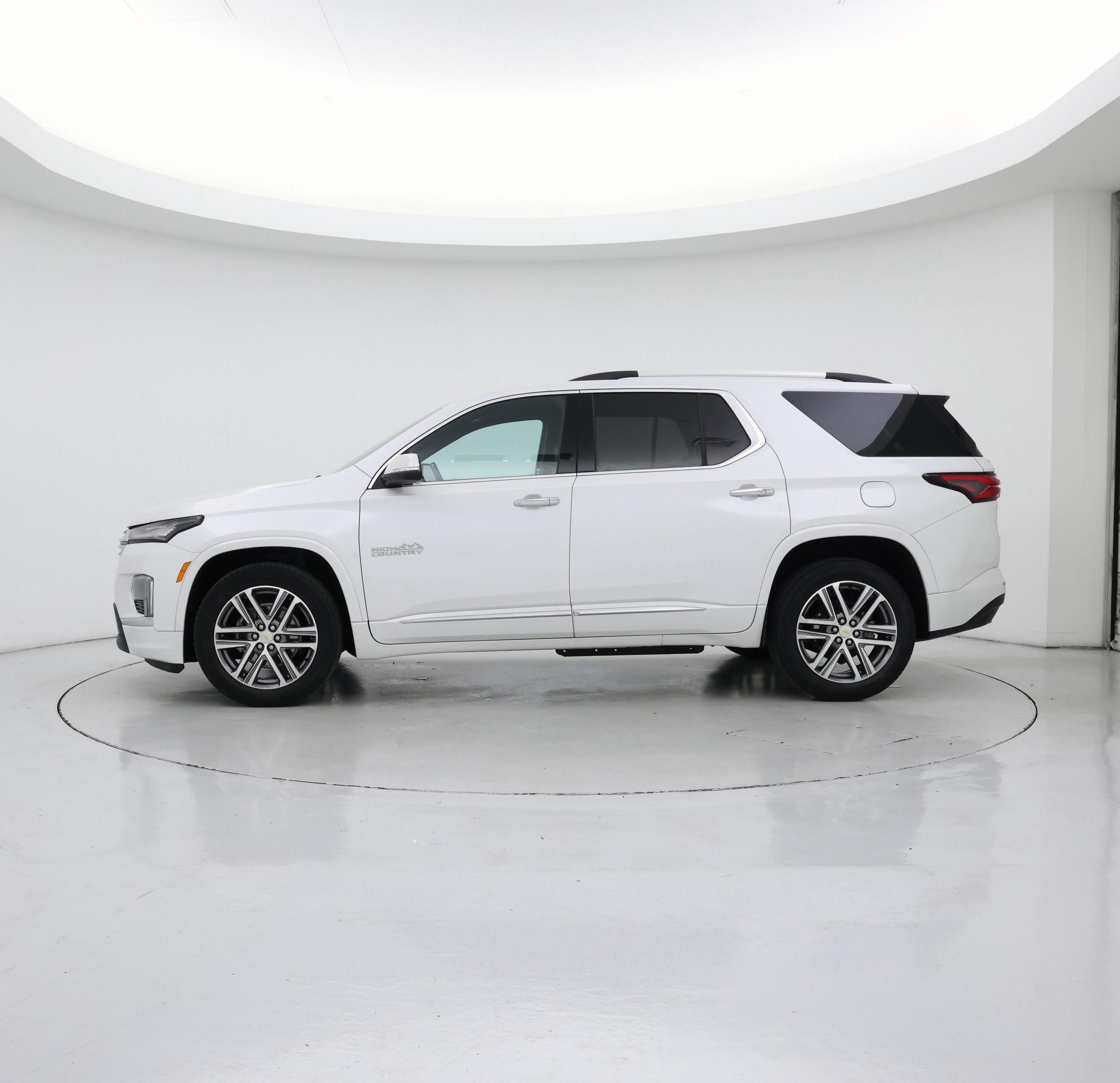 Thumbnail: 2022 Chevrolet Traverse - 3