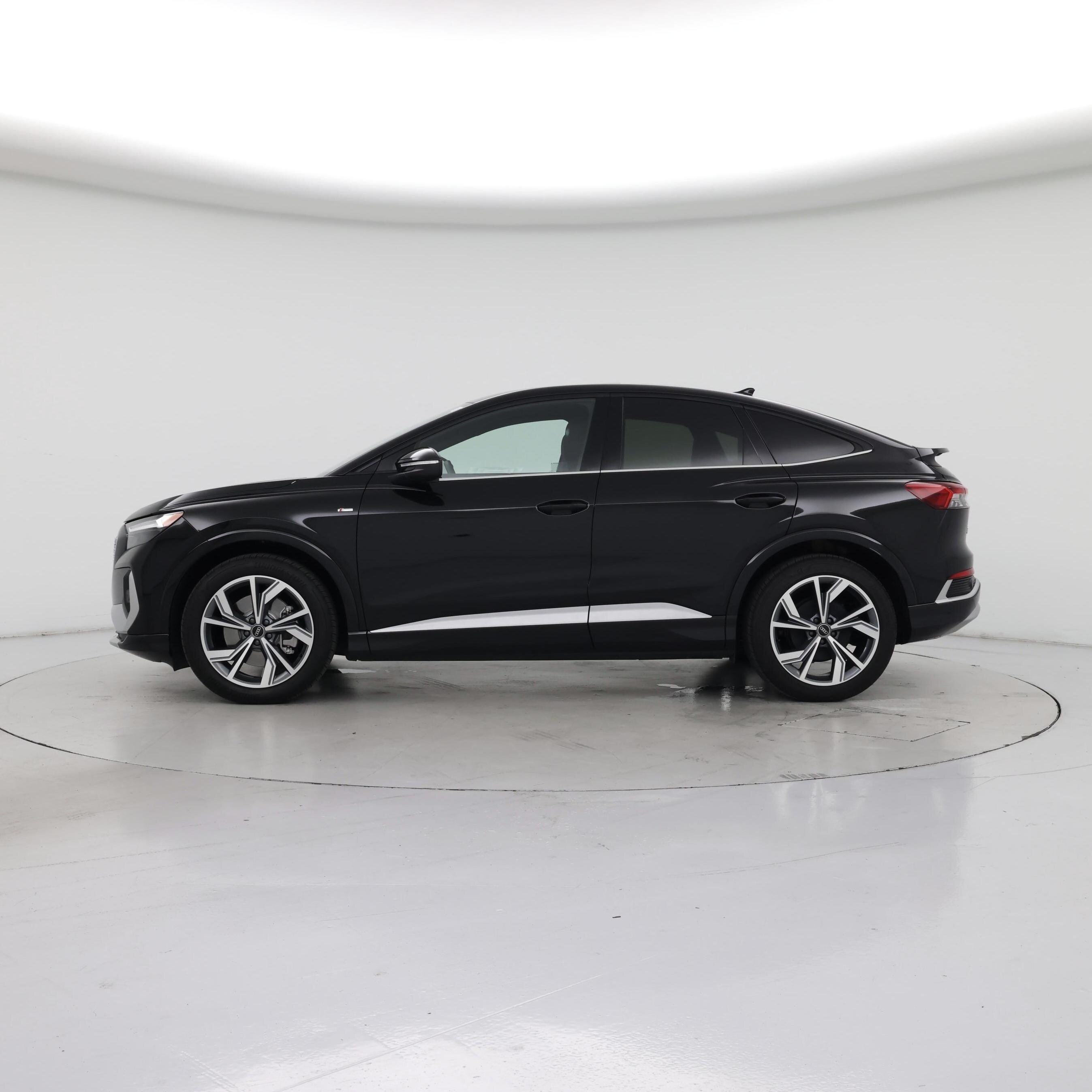 Thumbnail: 2025 Audi Q4 e-tron - 3