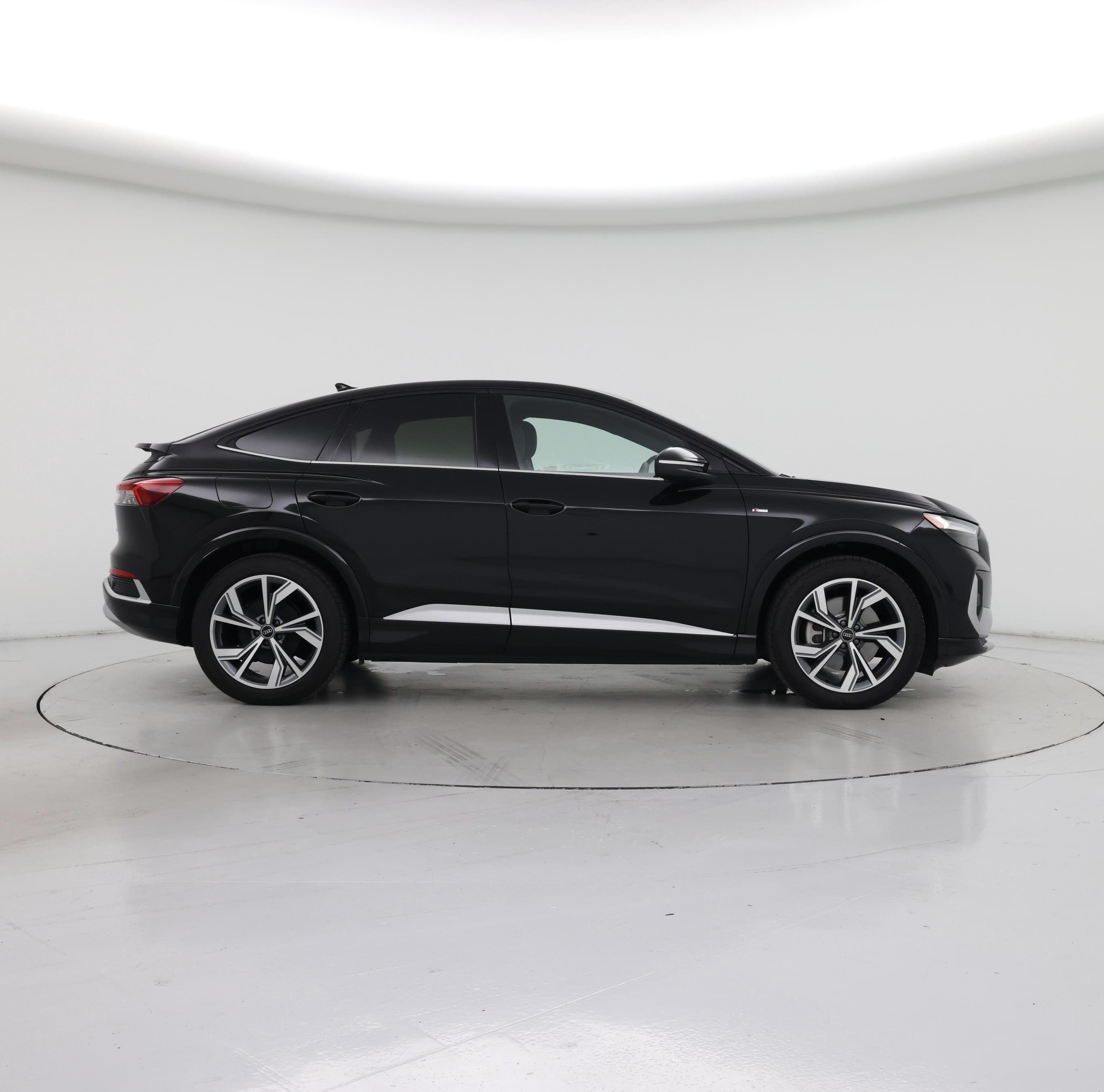 Thumbnail: 2025 Audi Q4 e-tron - 7