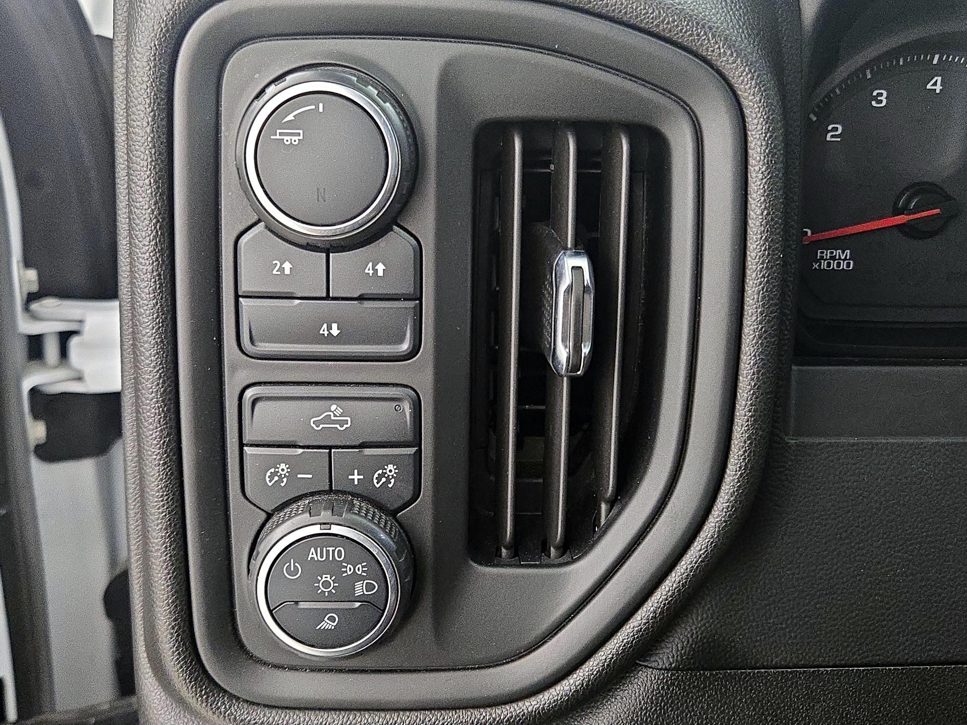 Thumbnail: 2021 Chevrolet Silverado 2500 - 13