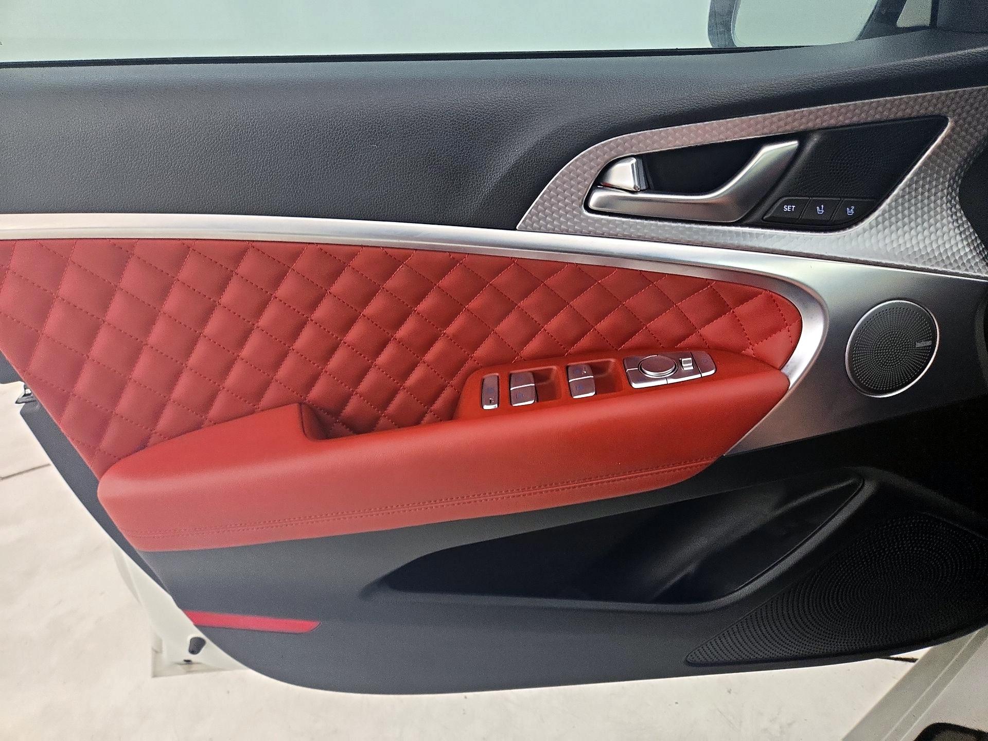 Thumbnail: 2023 Genesis G70 - 12