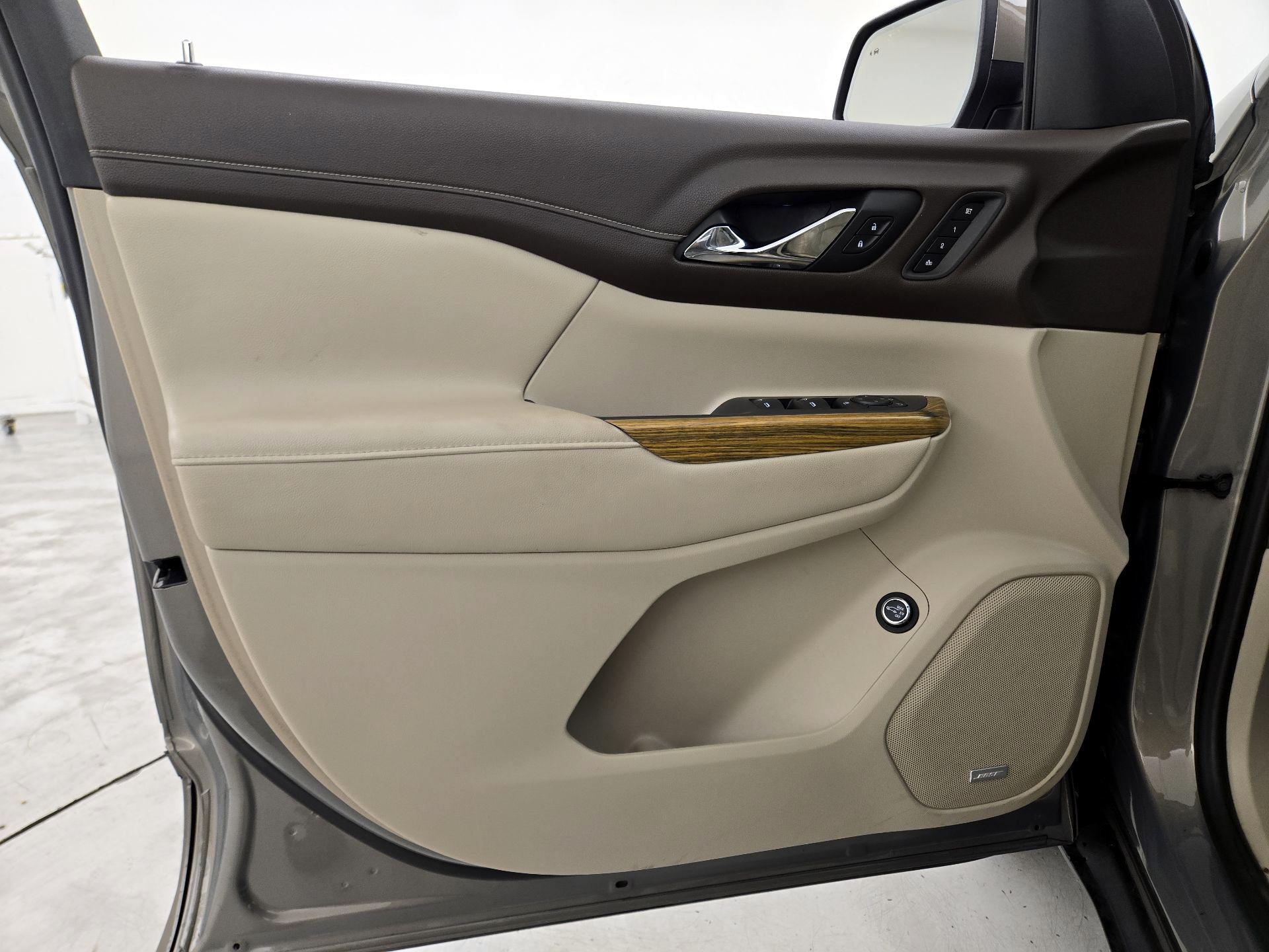 Thumbnail: 2019 GMC Acadia - 12