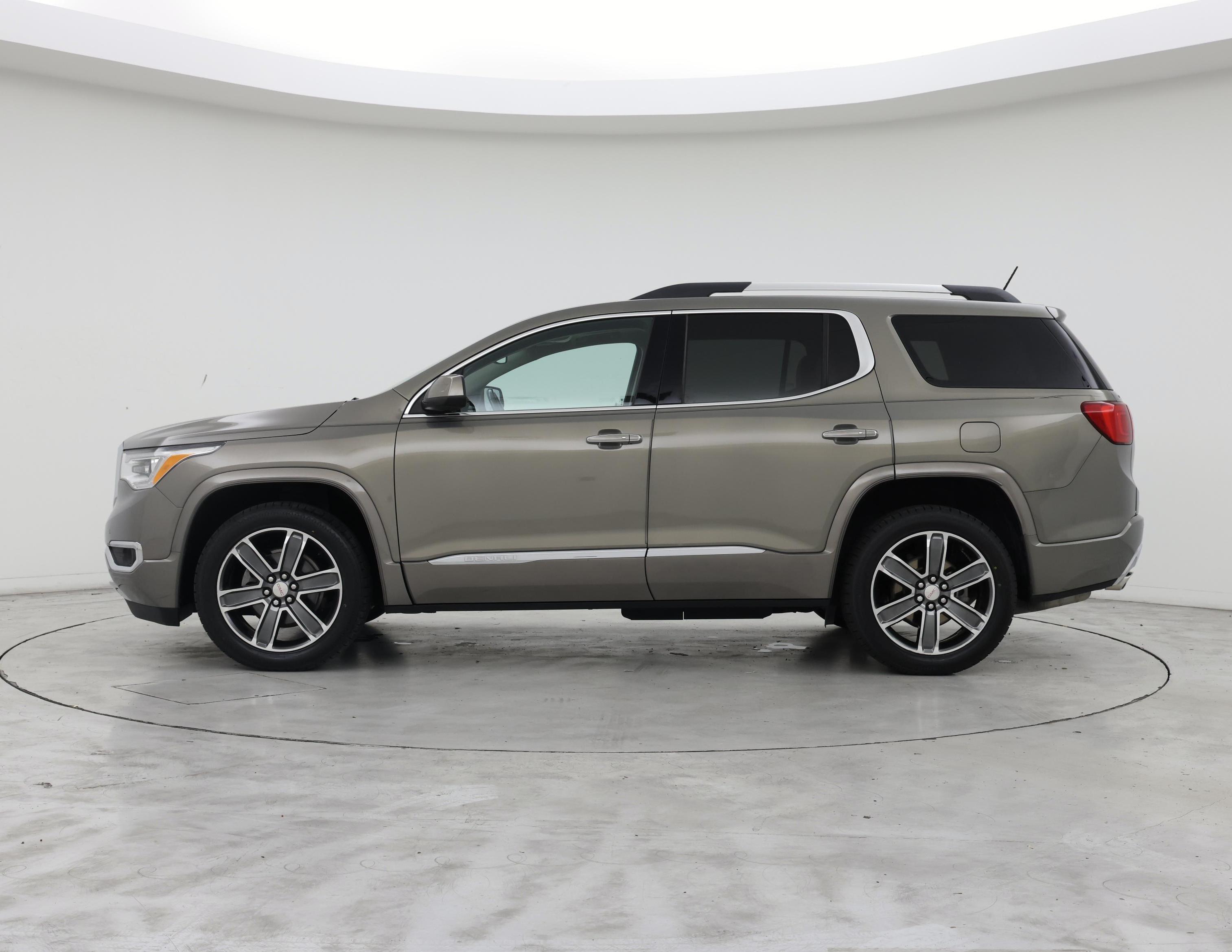 Thumbnail: 2019 GMC Acadia - 3