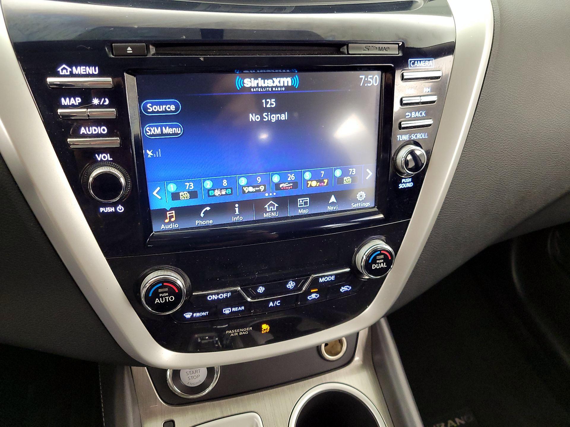 Thumbnail: 2016 Nissan Murano - 16