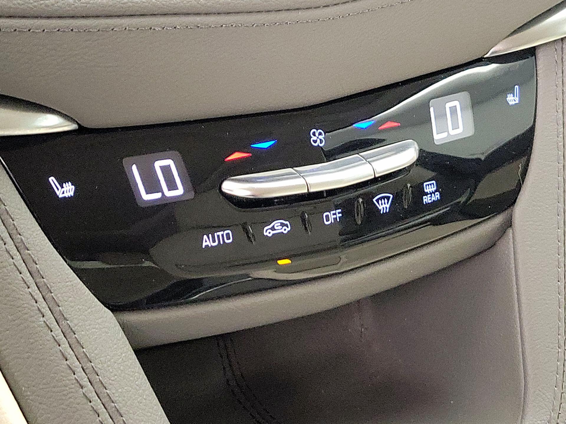Thumbnail: 2022 Cadillac XT5 - 16