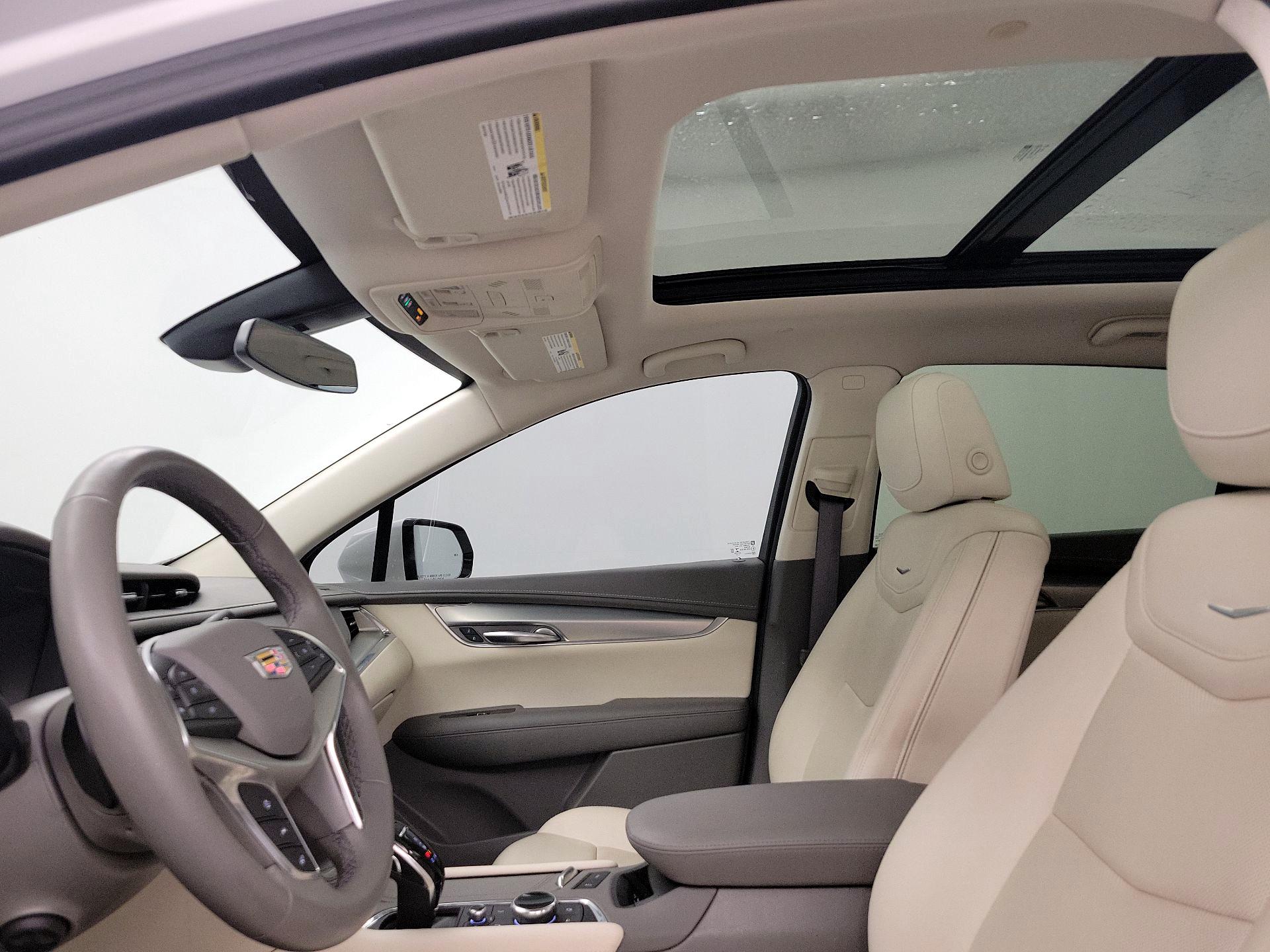 Thumbnail: 2022 Cadillac XT5 - 19