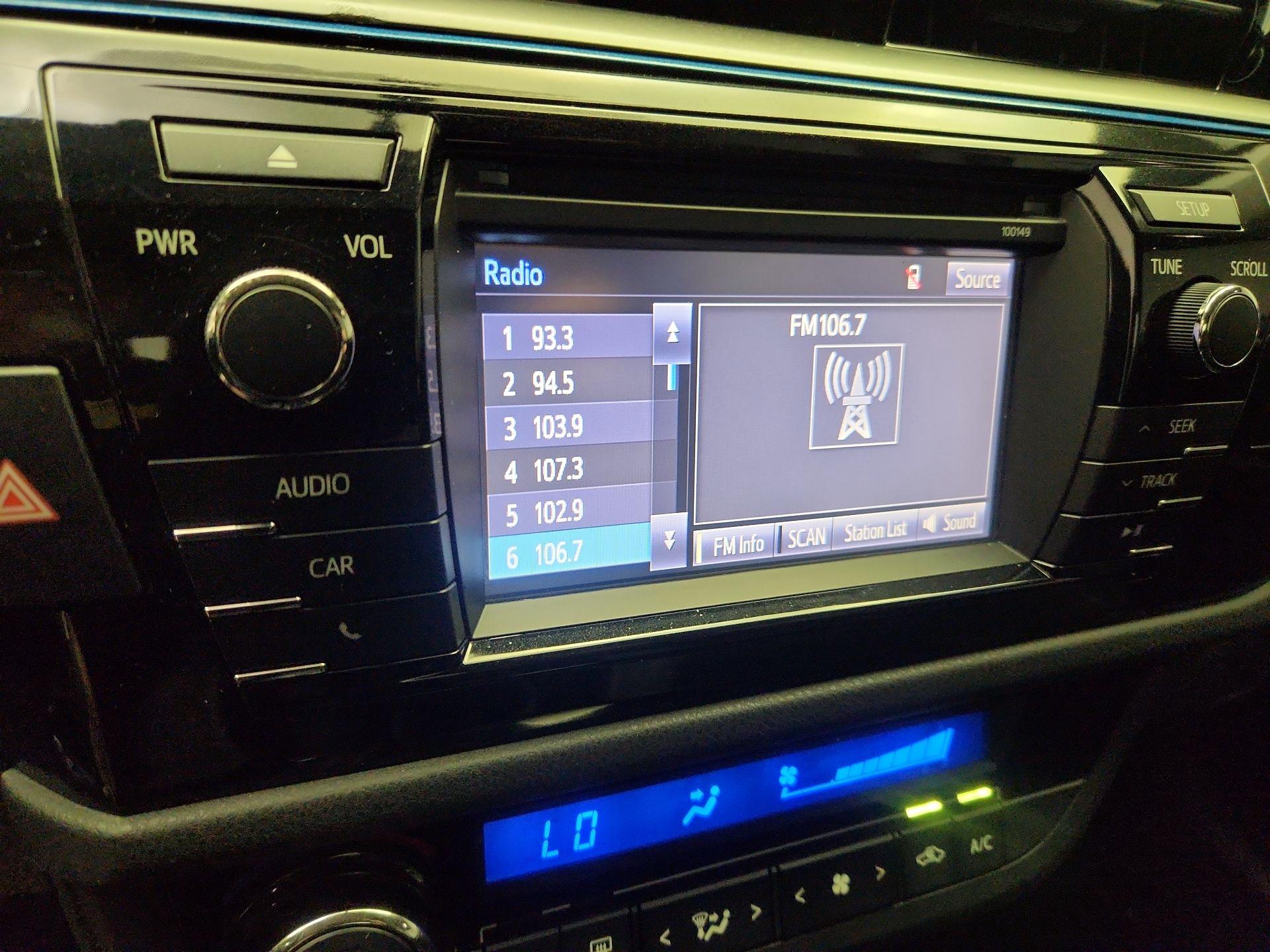 Thumbnail: 2015 Toyota Corolla - 15