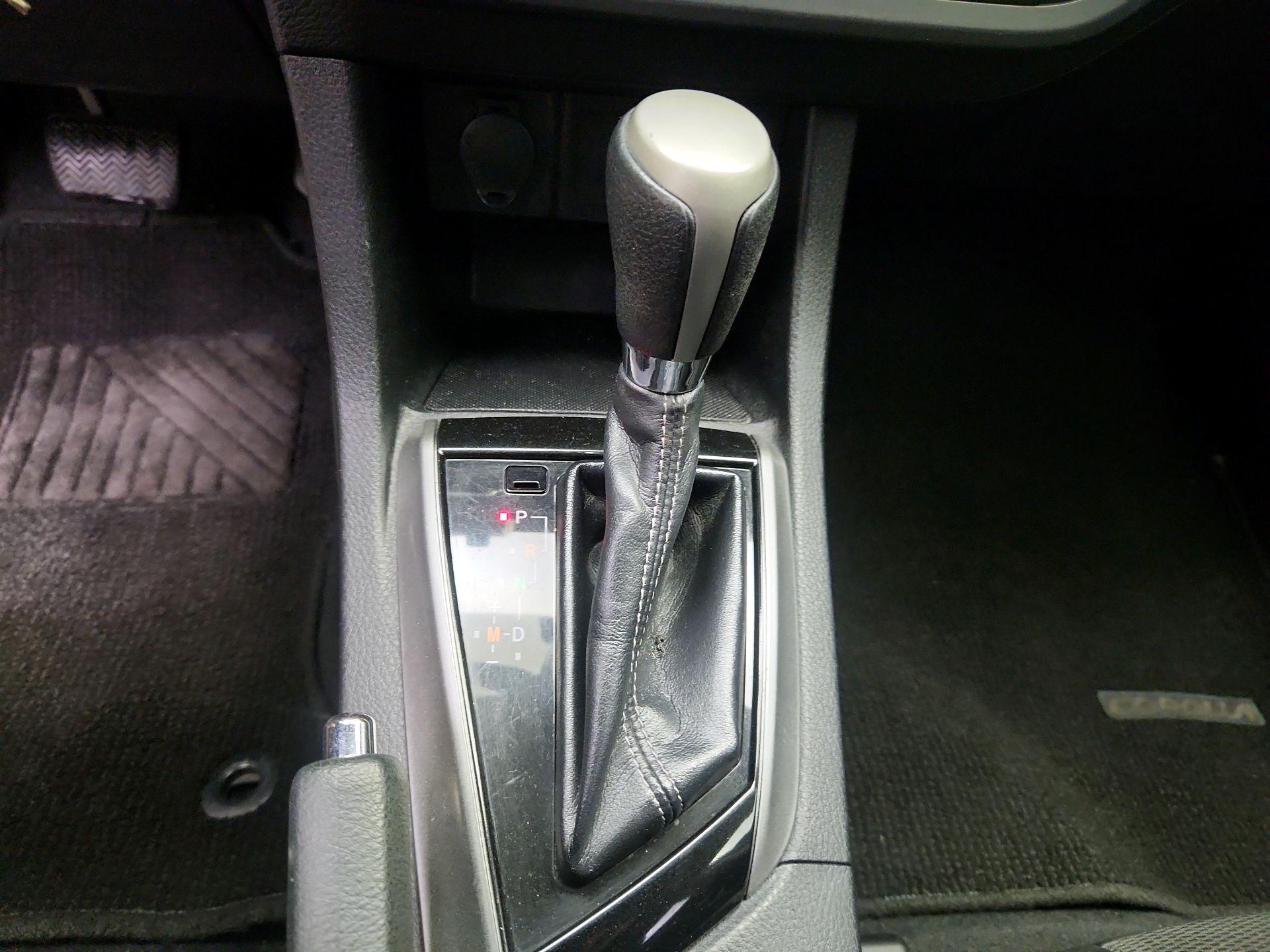 Thumbnail: 2015 Toyota Corolla - 17