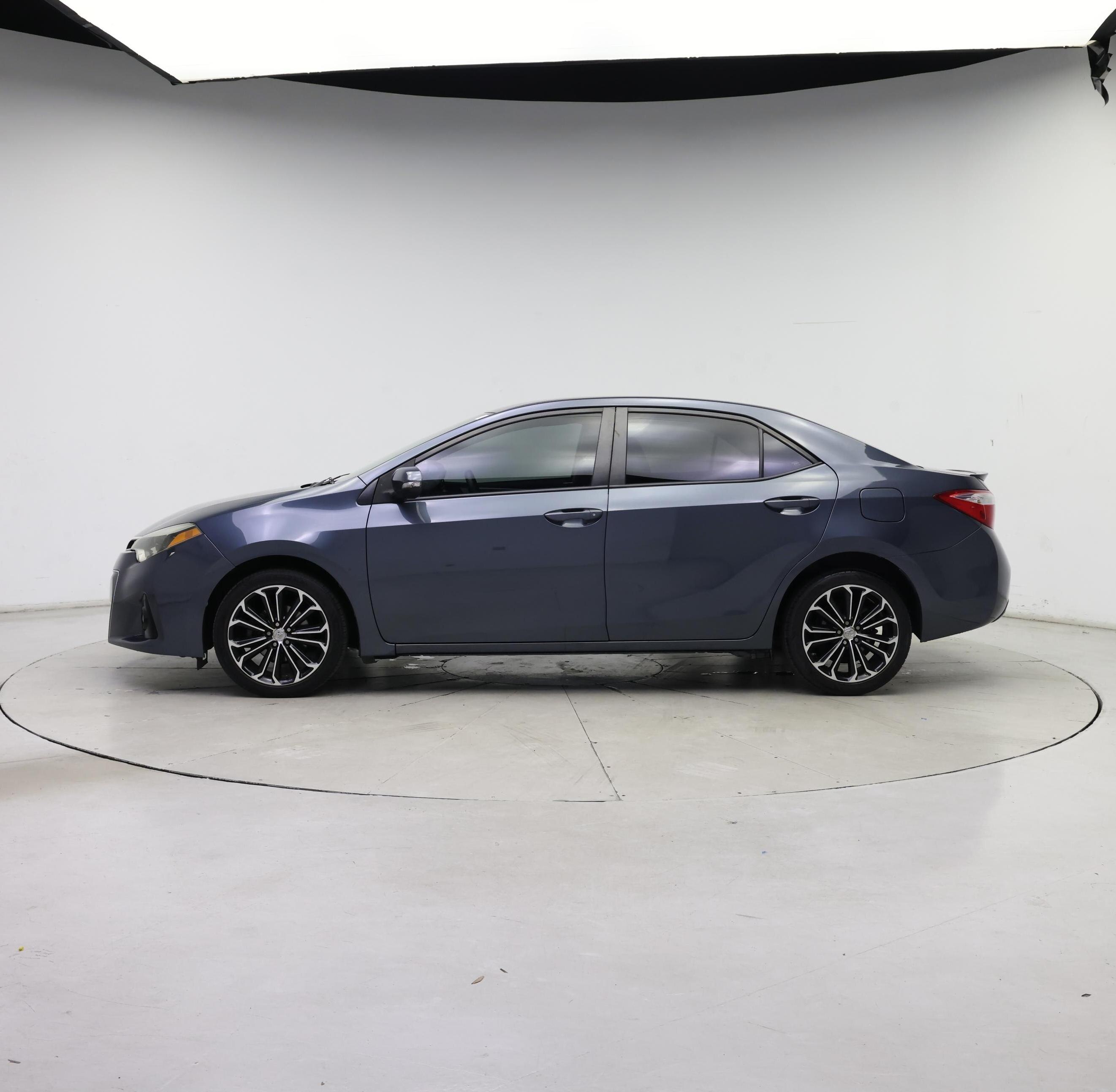 Thumbnail: 2015 Toyota Corolla - 3