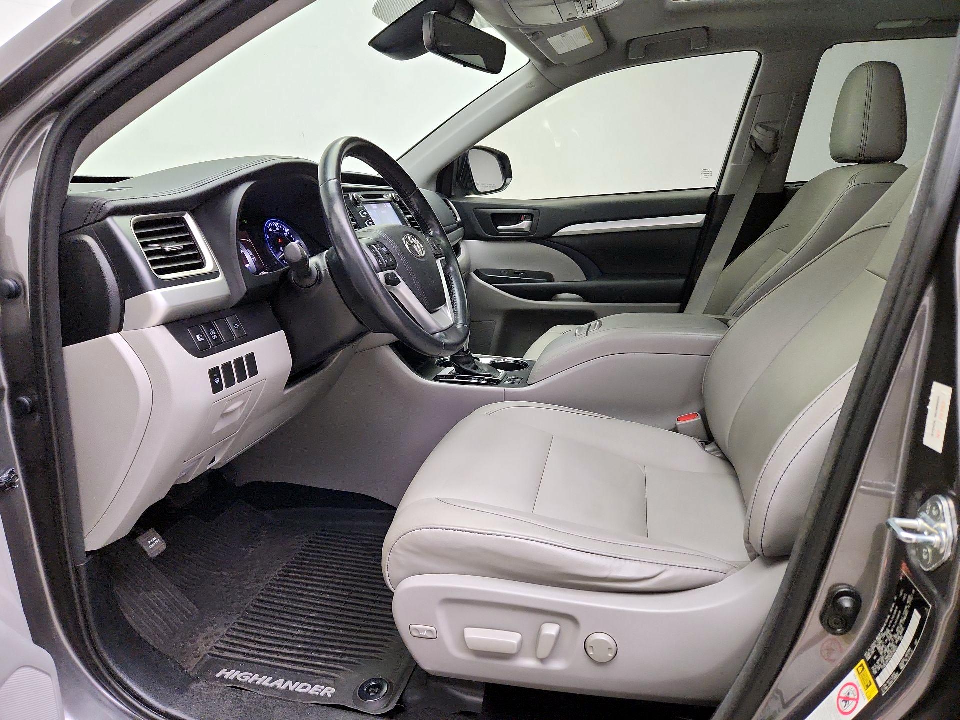 Thumbnail: 2017 Toyota Highlander - 11