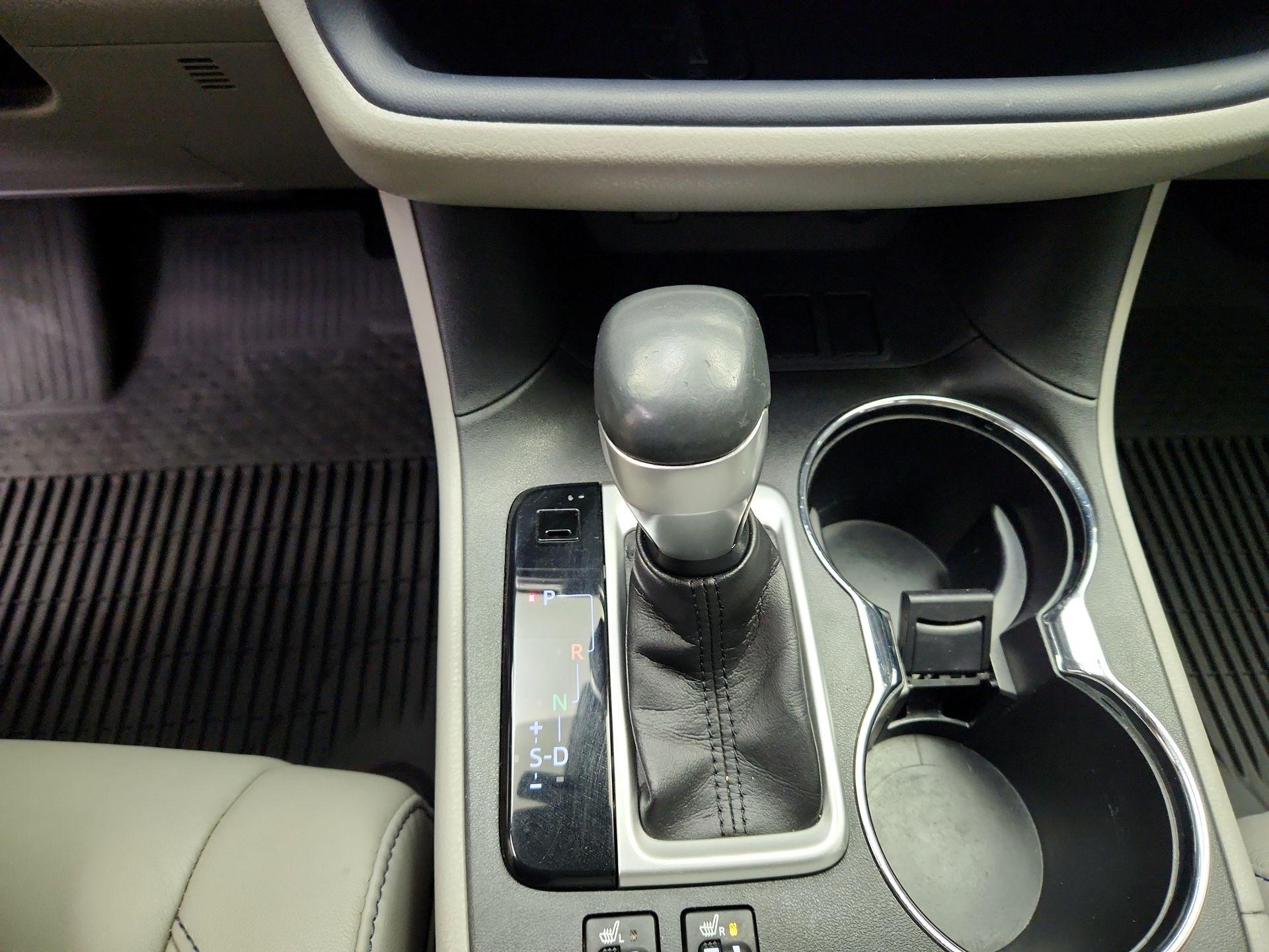 Thumbnail: 2017 Toyota Highlander - 17