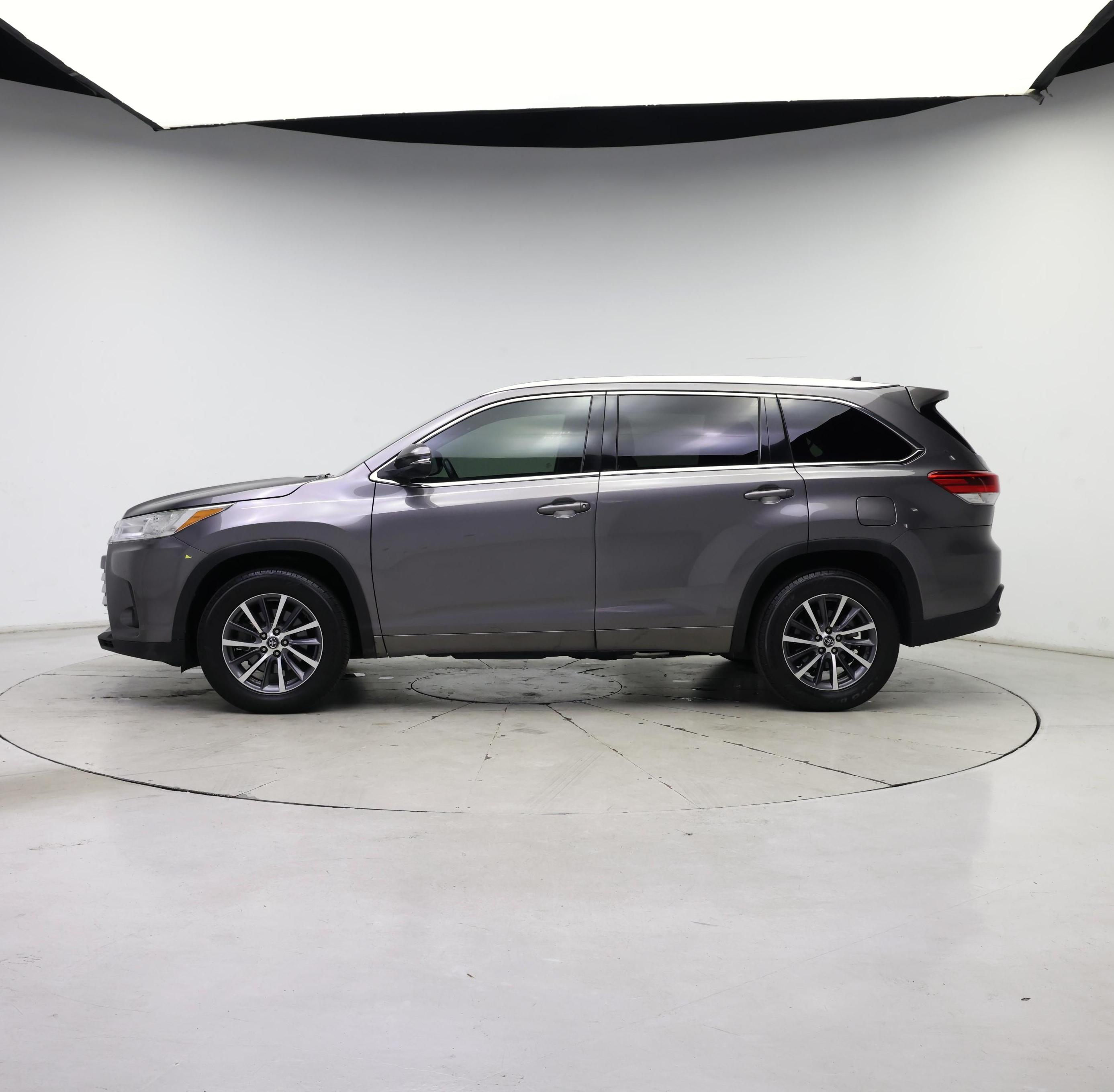 Thumbnail: 2017 Toyota Highlander - 3