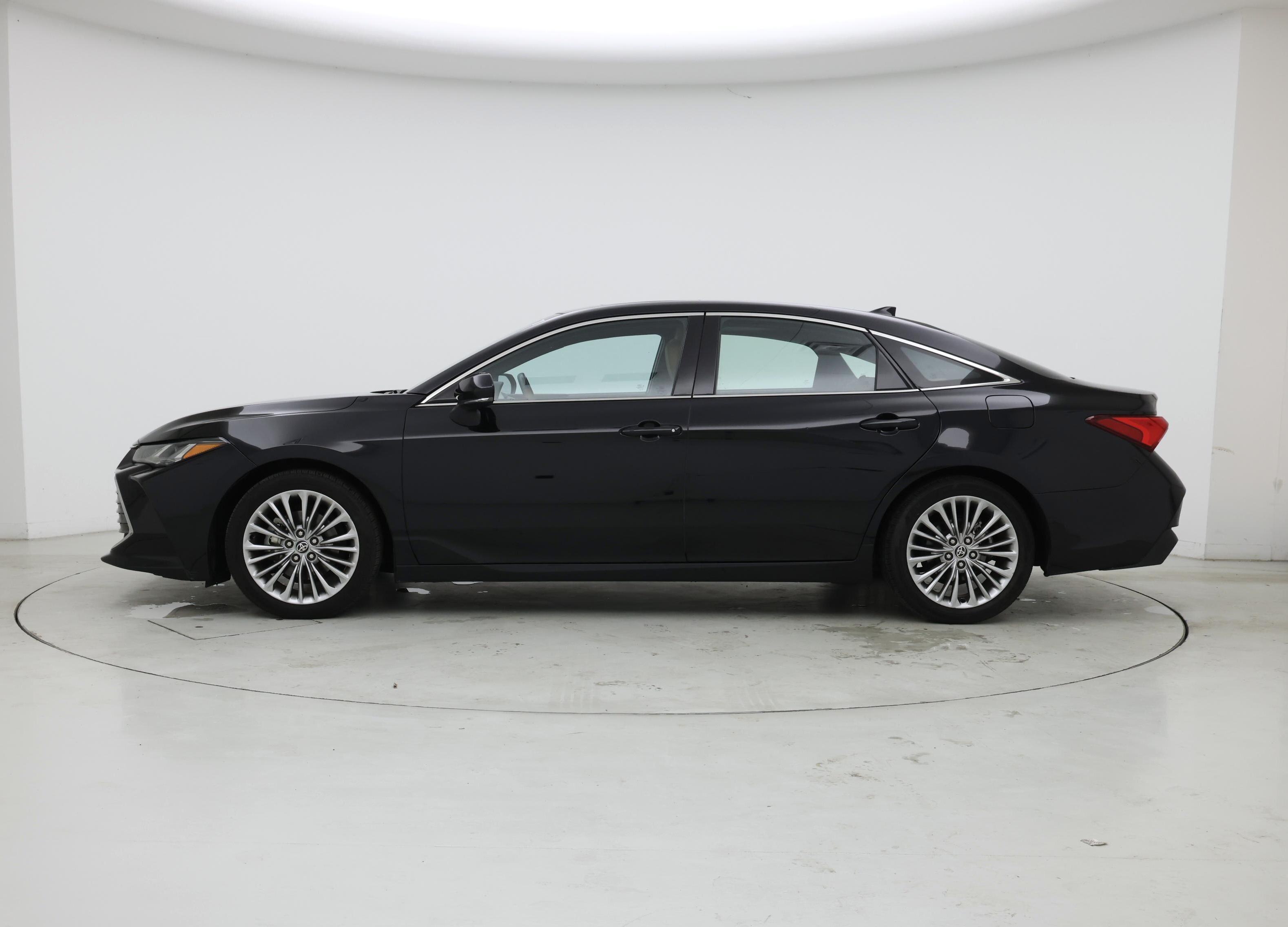 Thumbnail: 2022 Toyota Avalon - 3