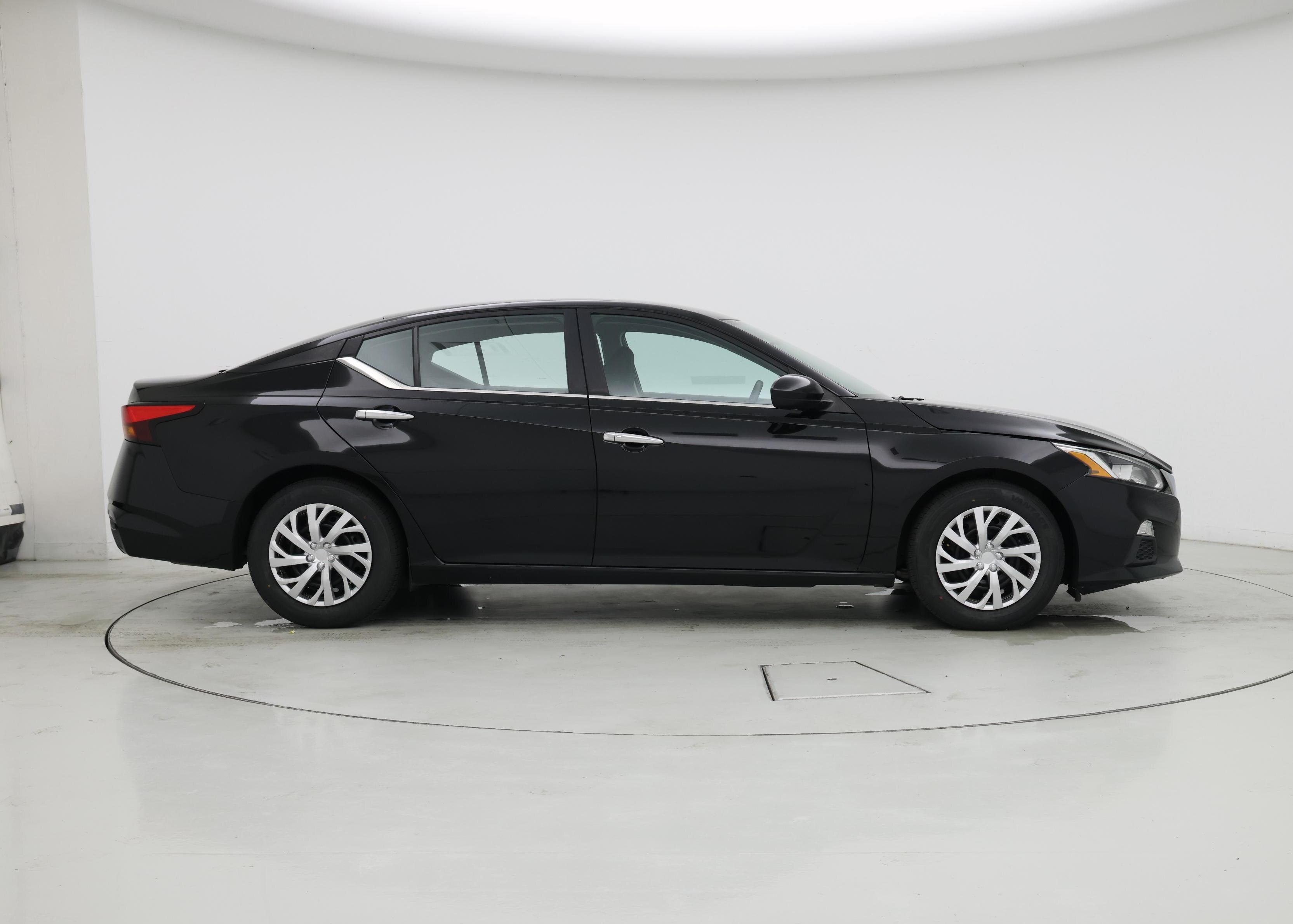 Thumbnail: 2021 Nissan Altima - 7