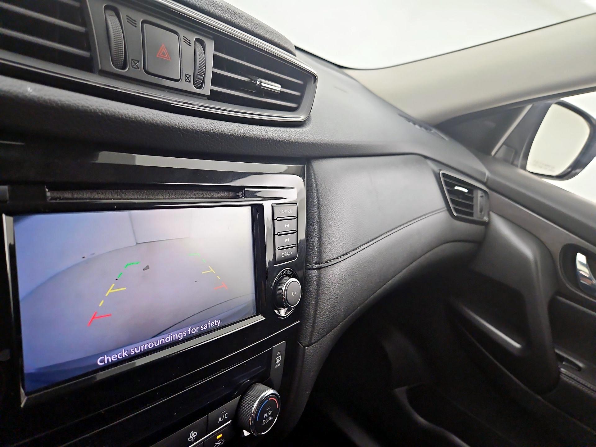 Thumbnail: 2019 Nissan Rogue - 14