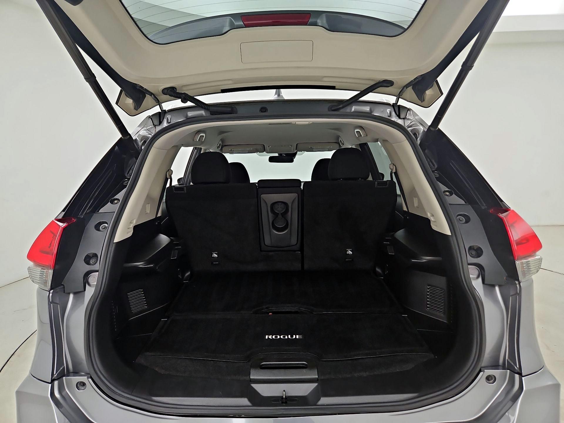 Thumbnail: 2019 Nissan Rogue - 20