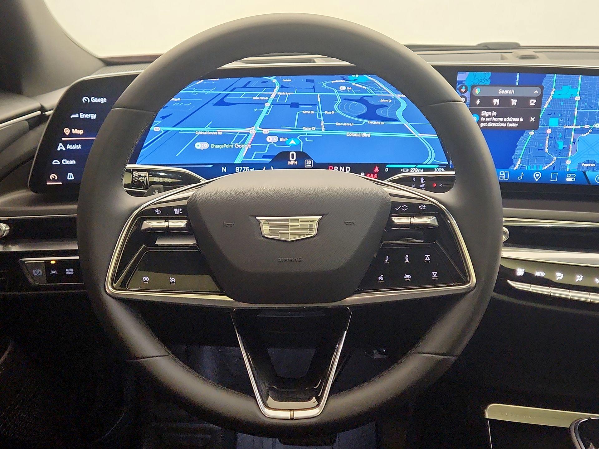 Thumbnail: 2024 Cadillac Lyriq - 10