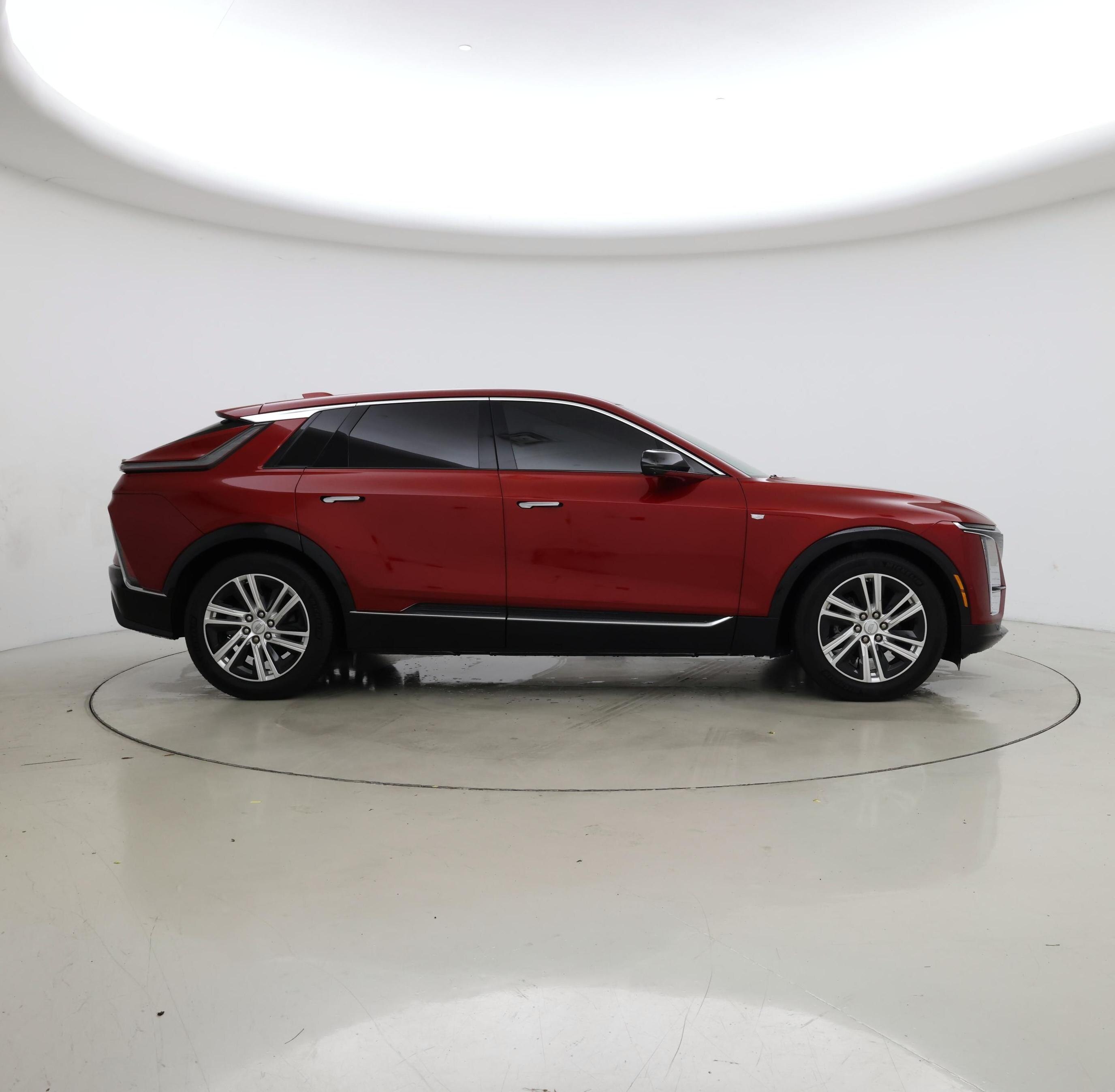 Thumbnail: 2024 Cadillac Lyriq - 7