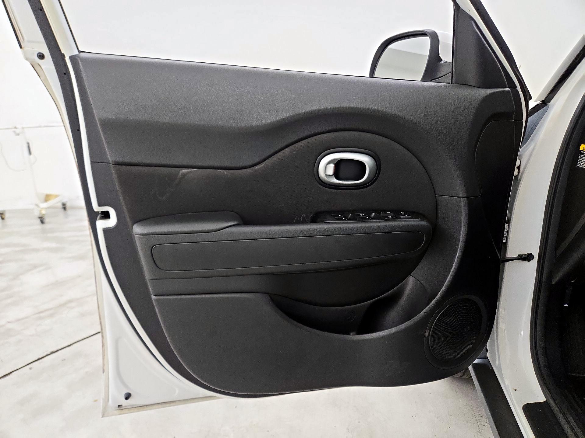 Thumbnail: 2016 Kia Soul - 12