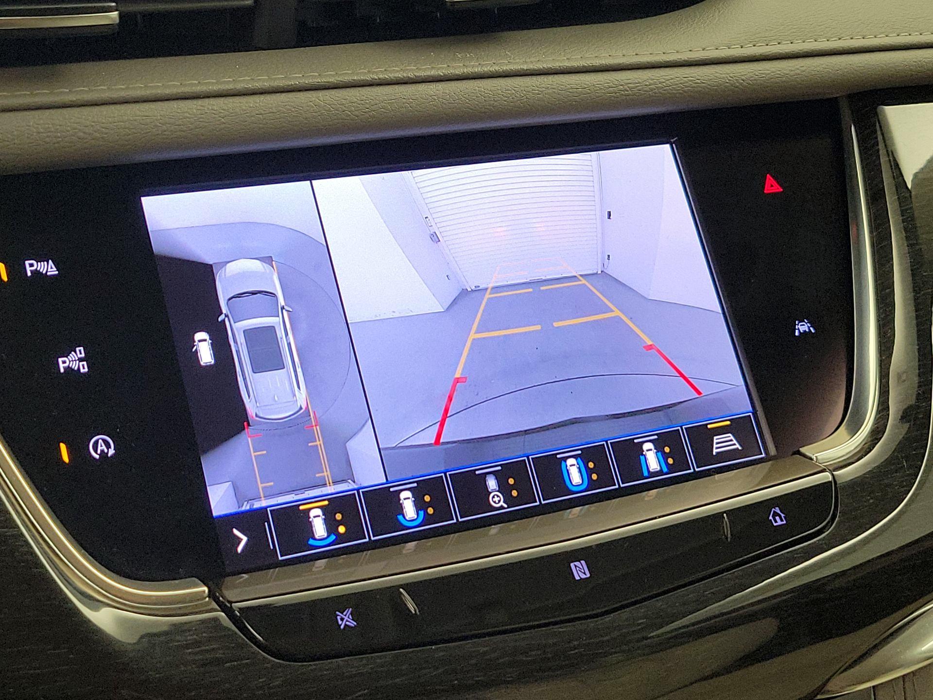 Thumbnail: 2020 Cadillac XT6 - 14