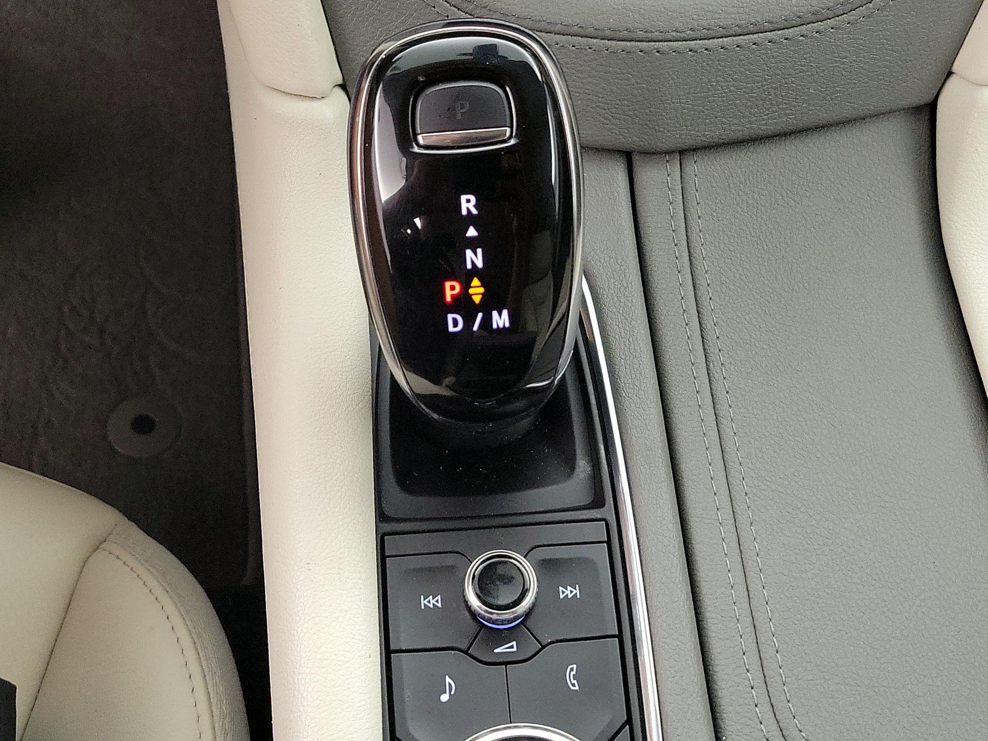 Thumbnail: 2020 Cadillac XT6 - 17