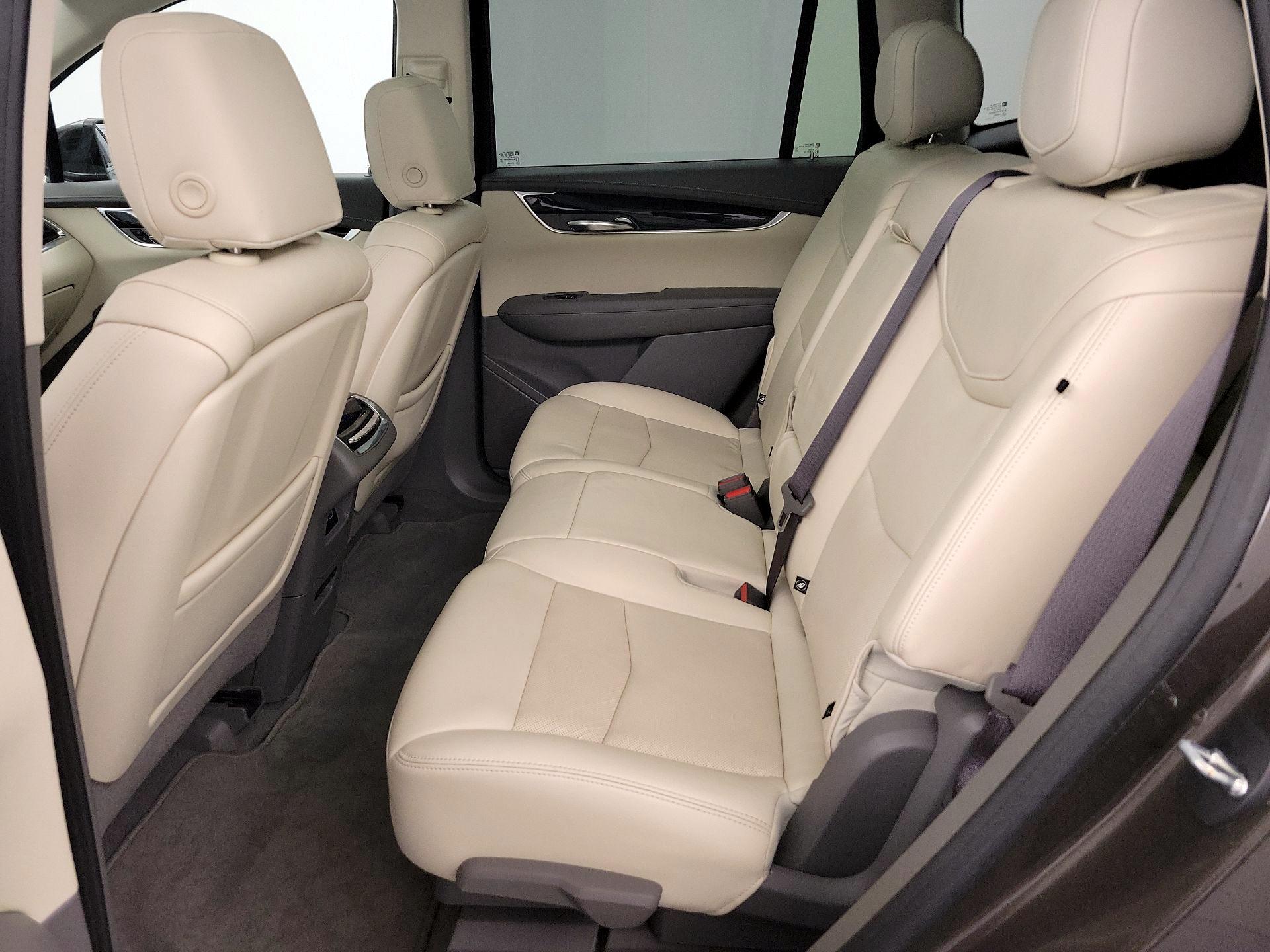 Thumbnail: 2020 Cadillac XT6 - 20