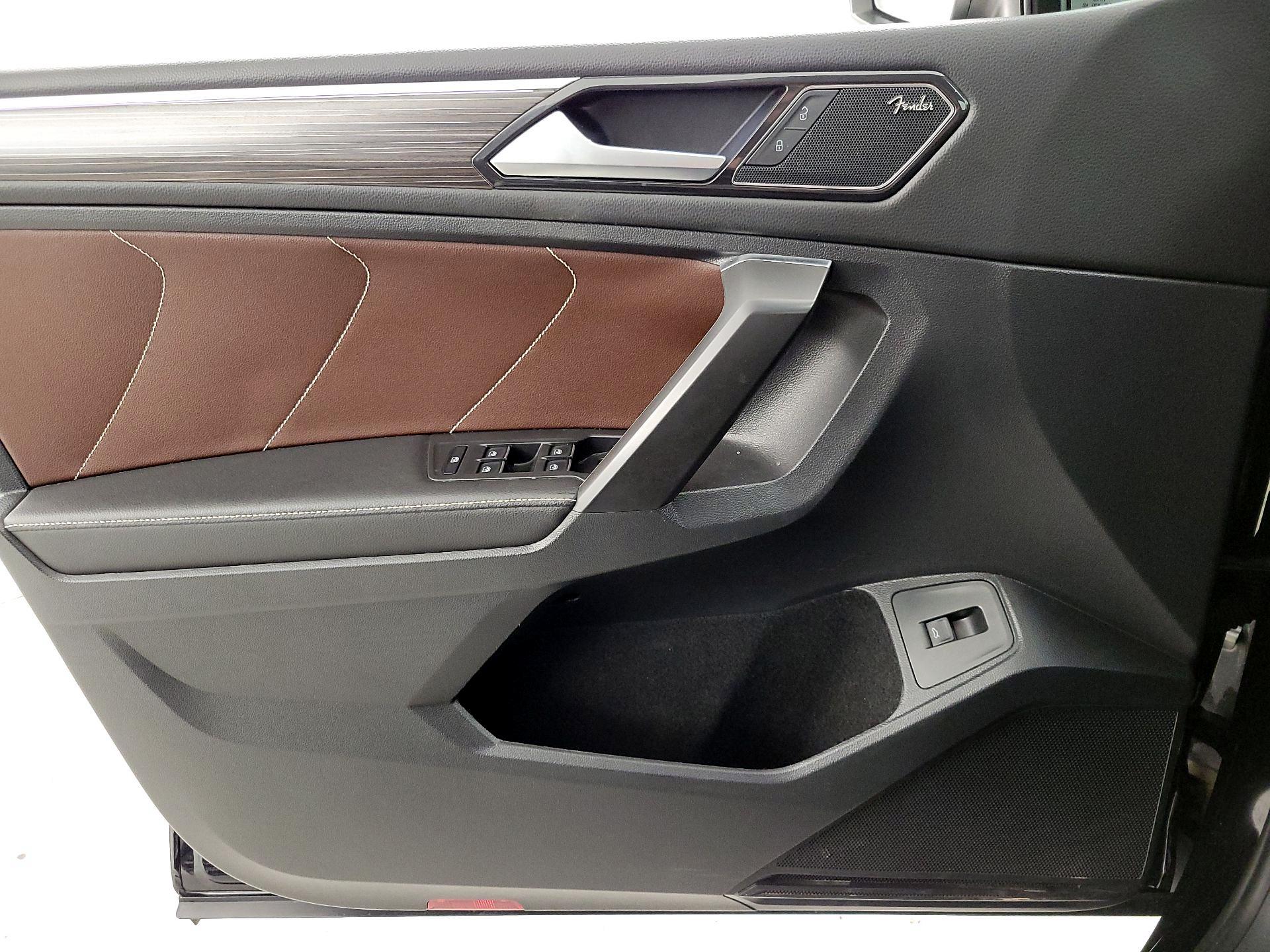 Thumbnail: 2022 Volkswagen Tiguan - 12