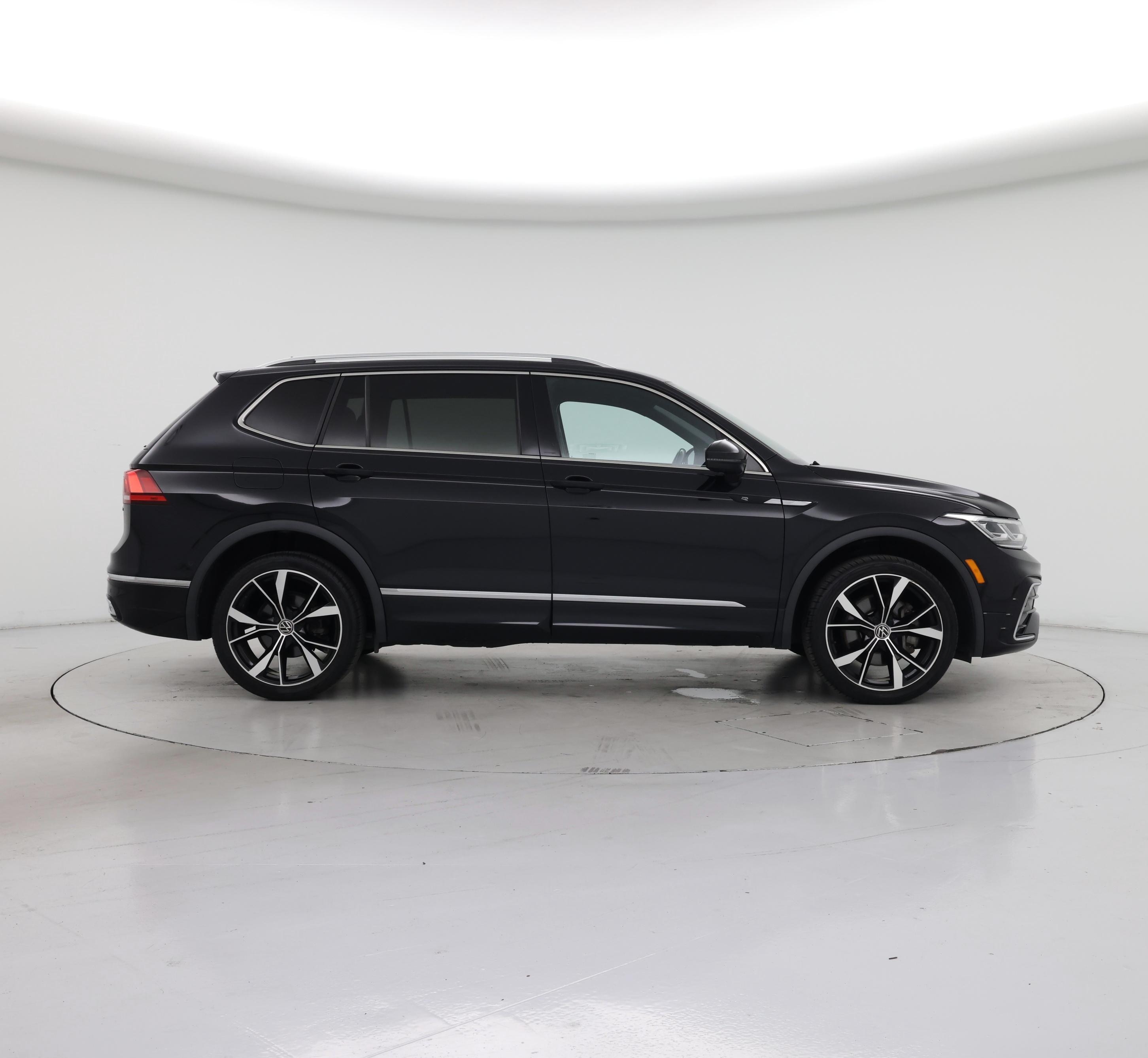 Thumbnail: 2022 Volkswagen Tiguan - 7