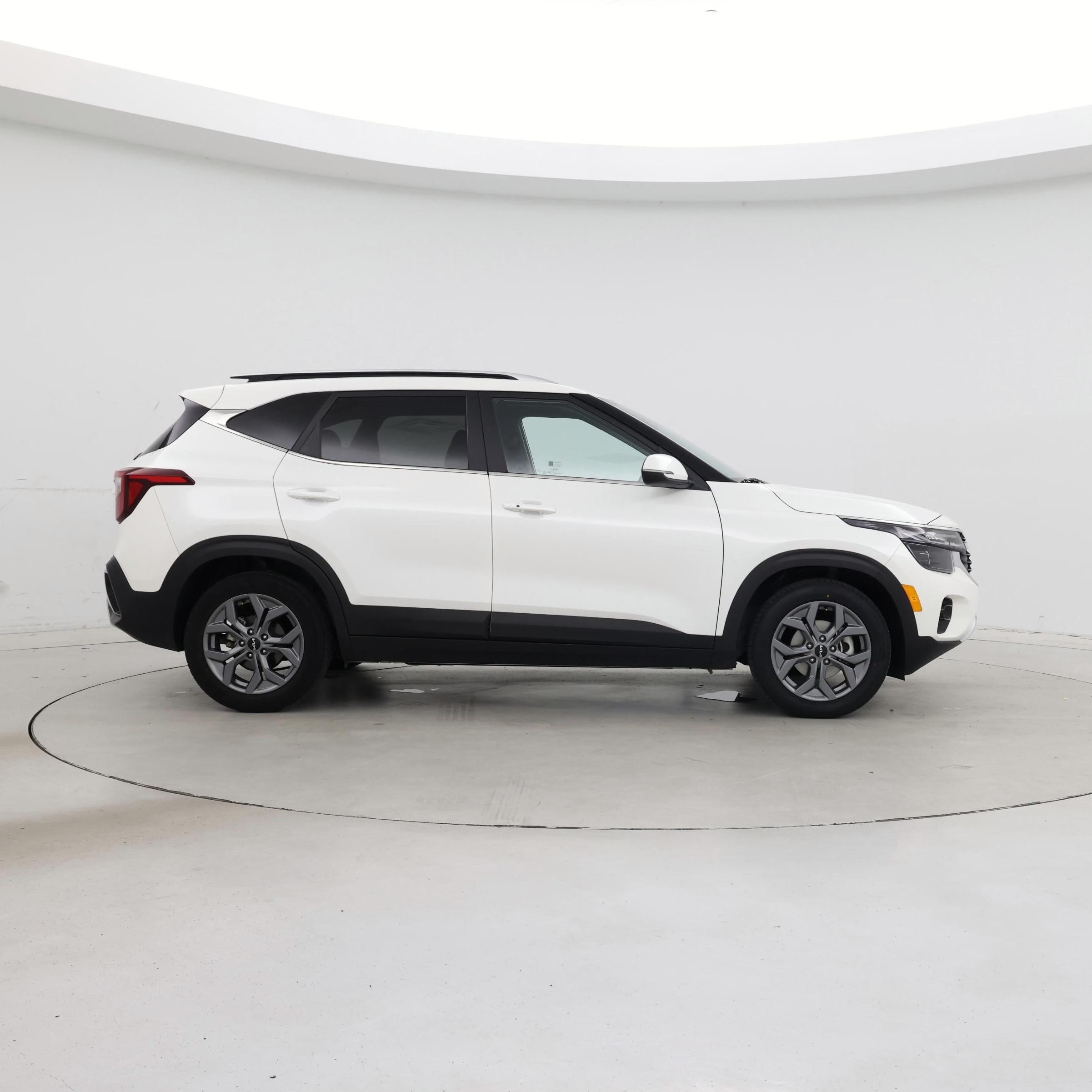 Thumbnail: 2024 Kia Seltos - 7