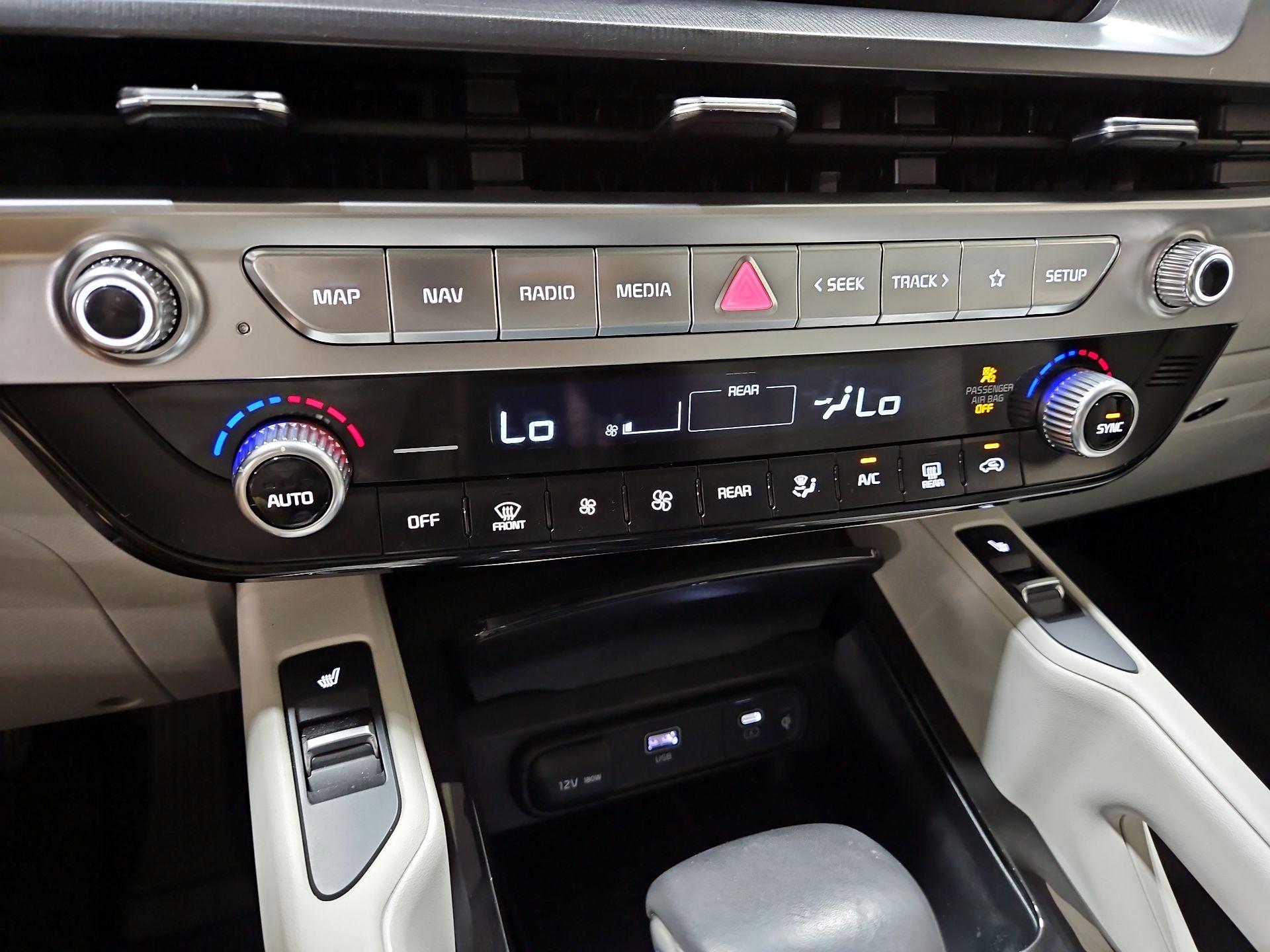 Thumbnail: 2024 Kia Telluride - 16