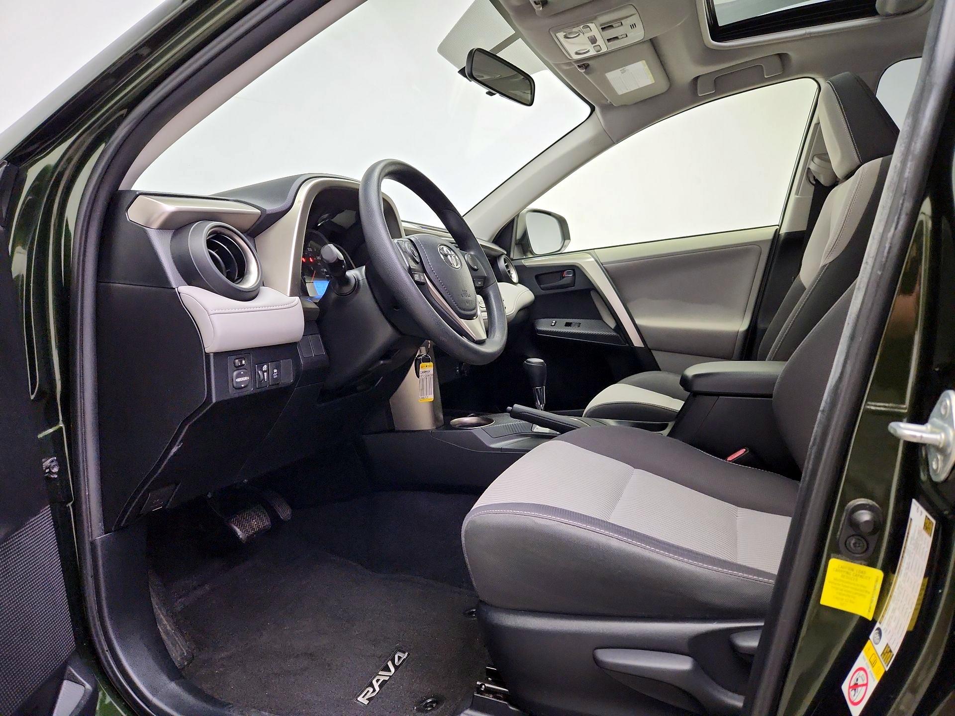 Thumbnail: 2013 Toyota RAV4 - 11