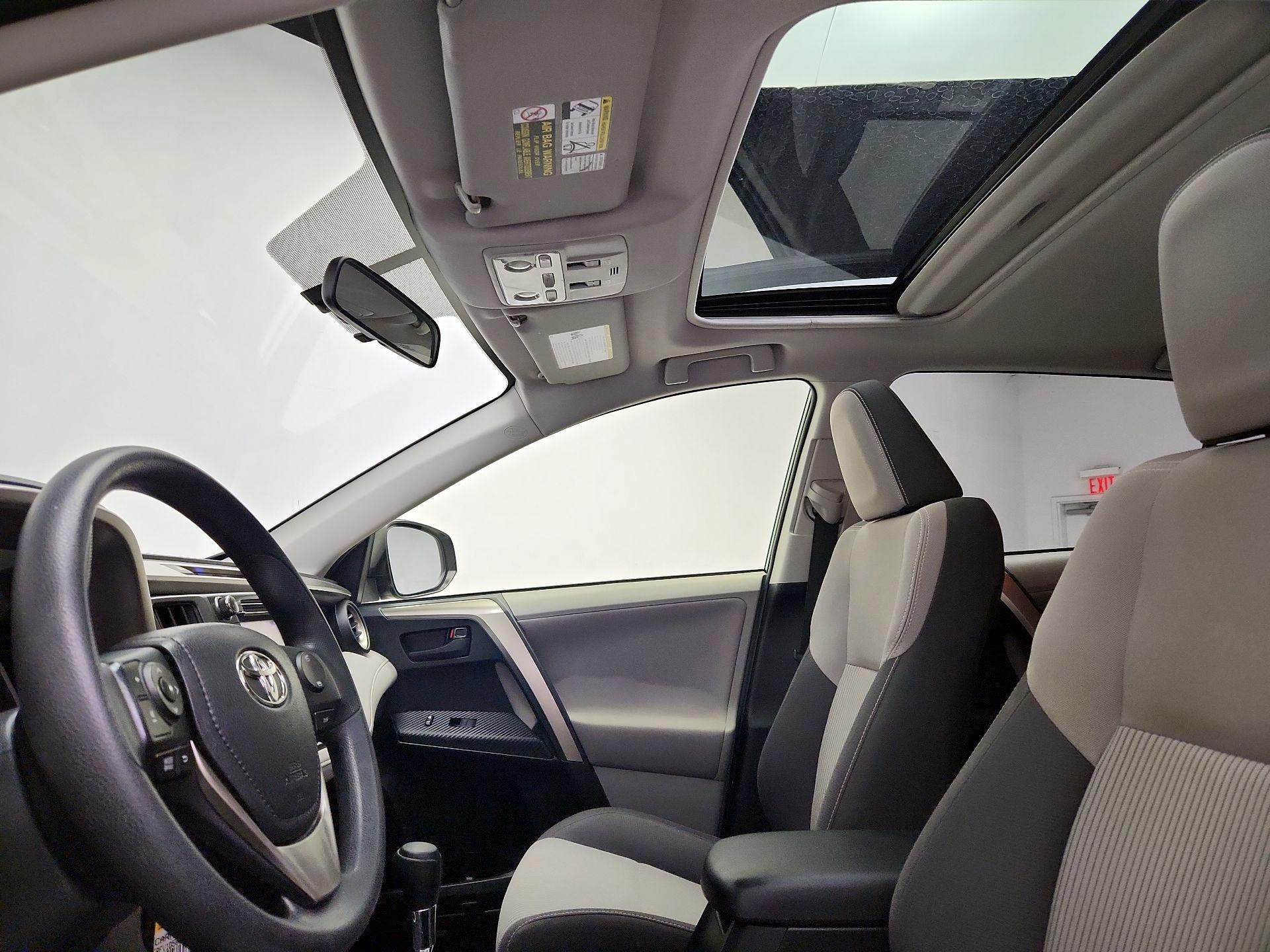 Thumbnail: 2013 Toyota RAV4 - 19