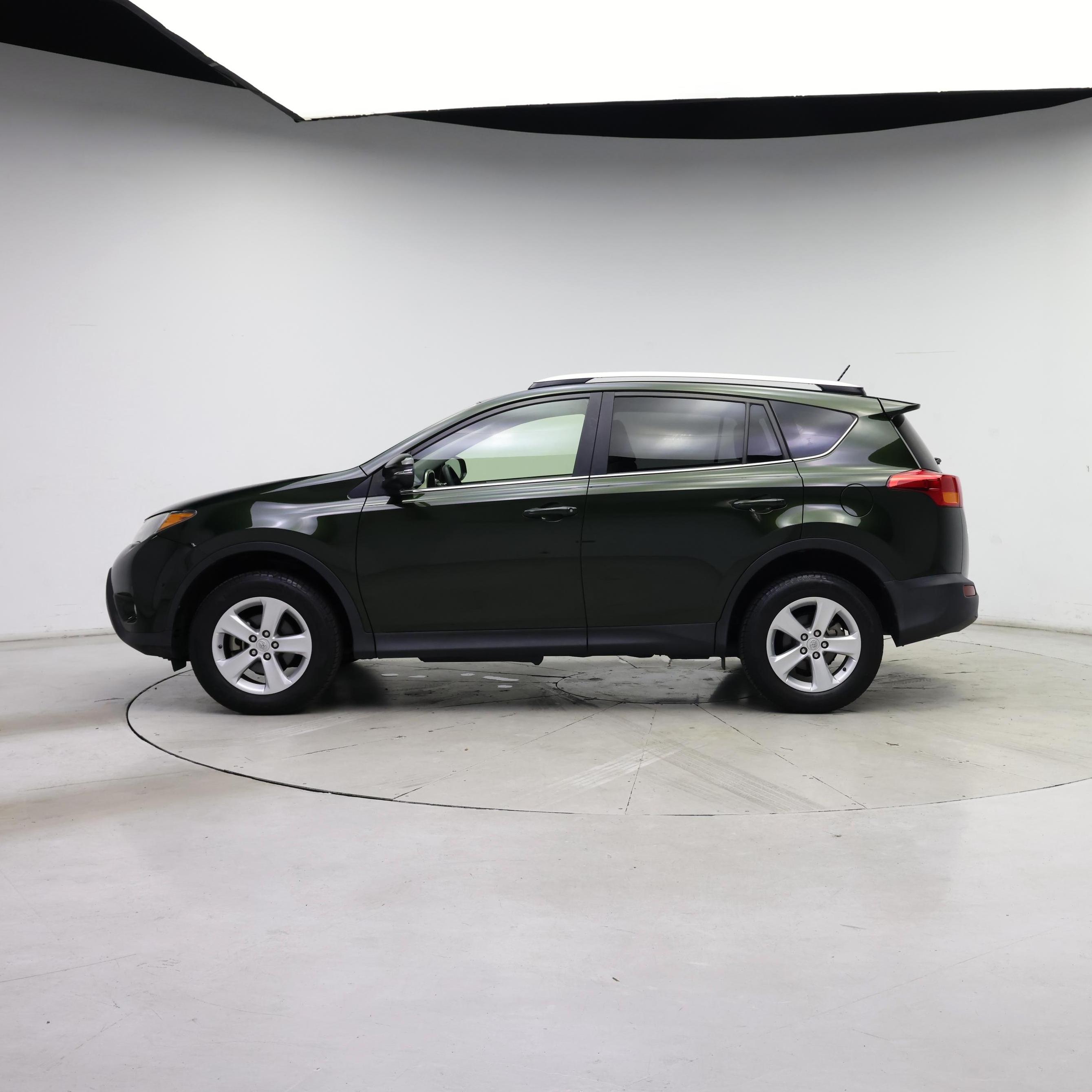 Thumbnail: 2013 Toyota RAV4 - 3