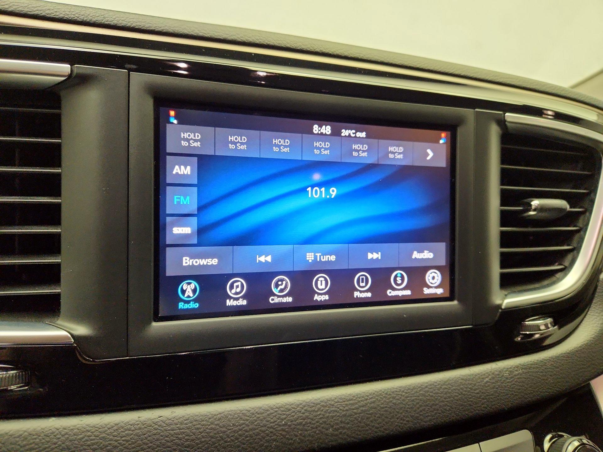 Thumbnail: 2017 Chrysler Pacifica - 16