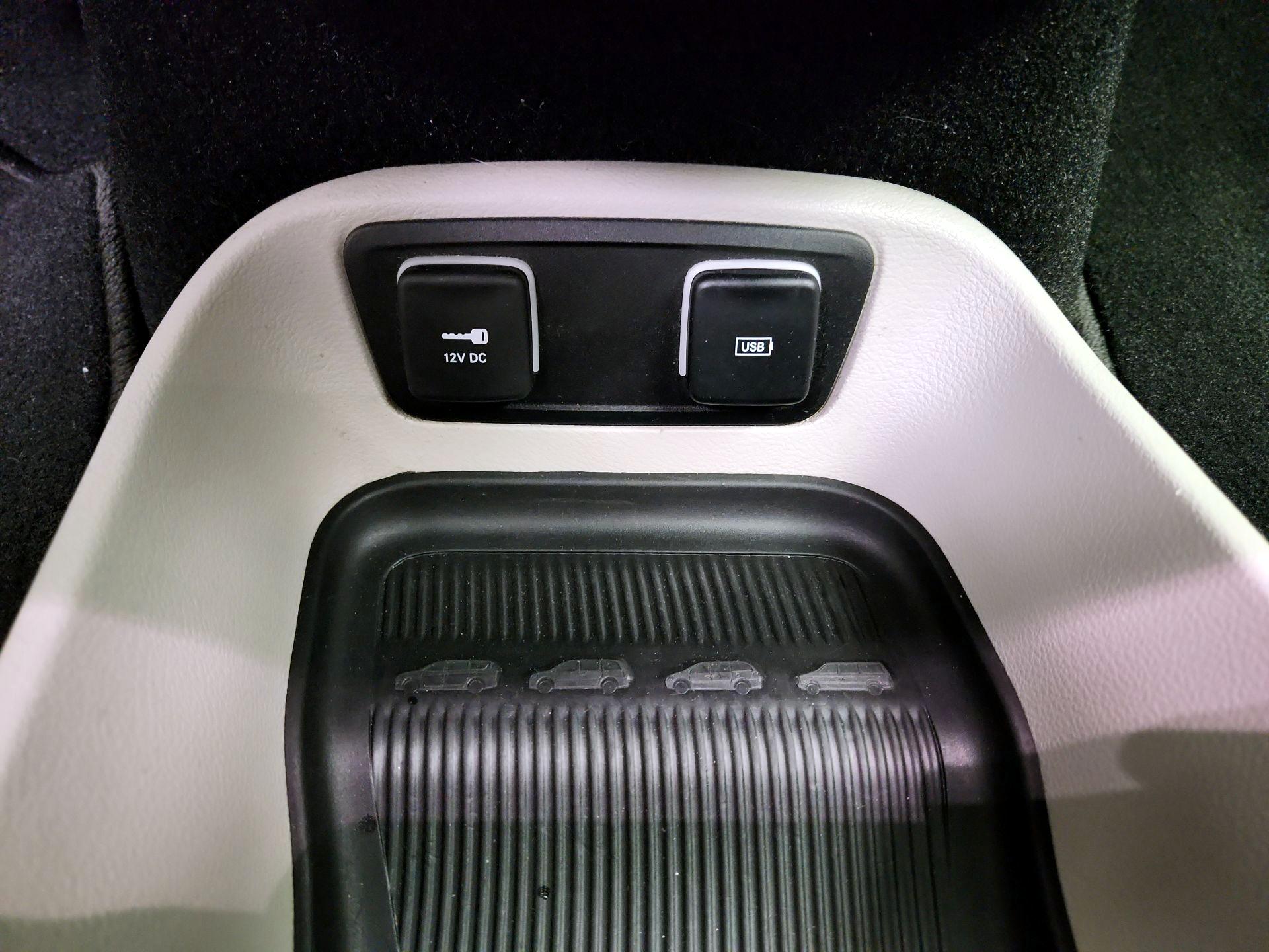 Thumbnail: 2017 Chrysler Pacifica - 19